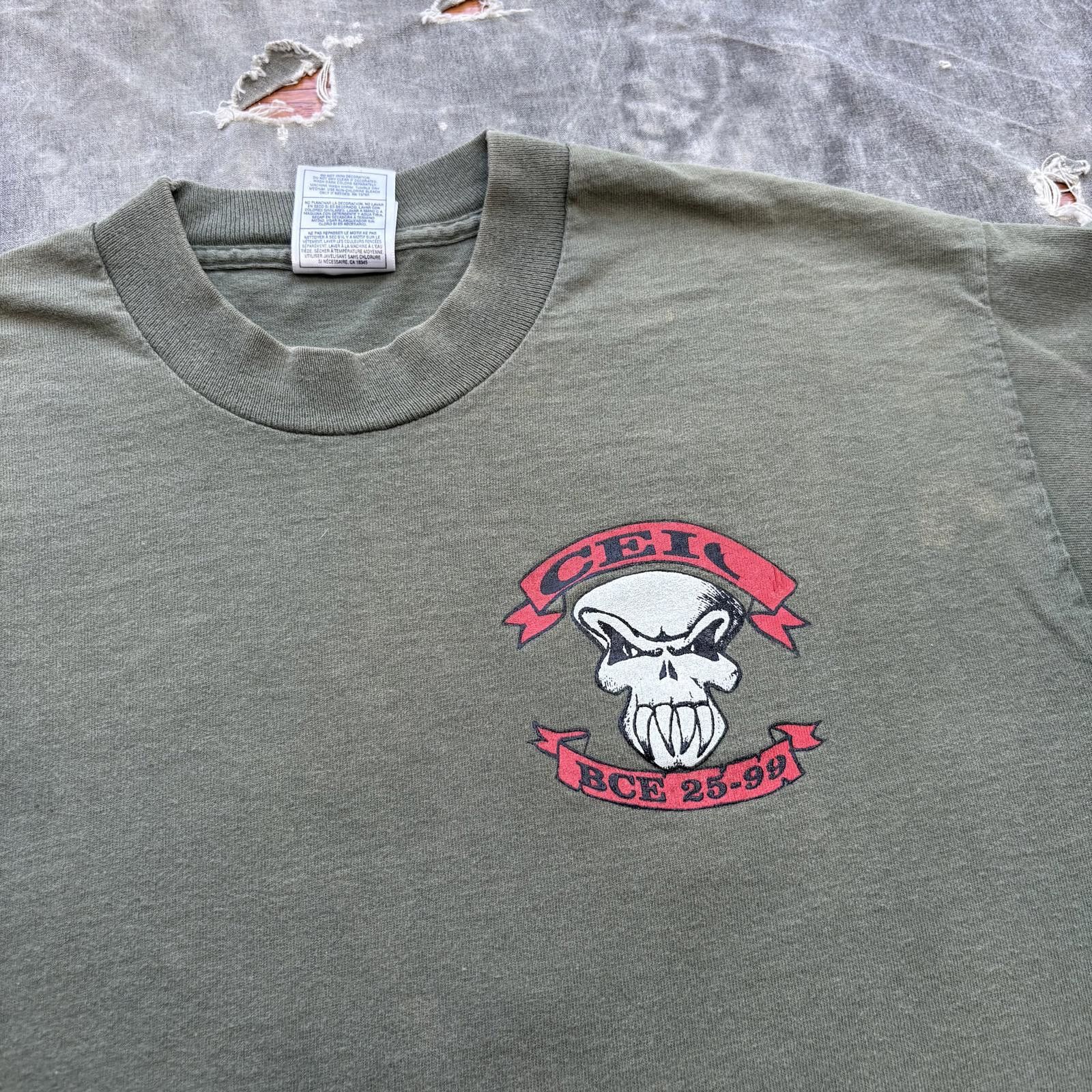 Fruit Of The Loom Vintage 90s Olive Green Marine Corps Engineer Skull Shirt Size US M / EU 48-50 / 2 - 4 Thumbnail