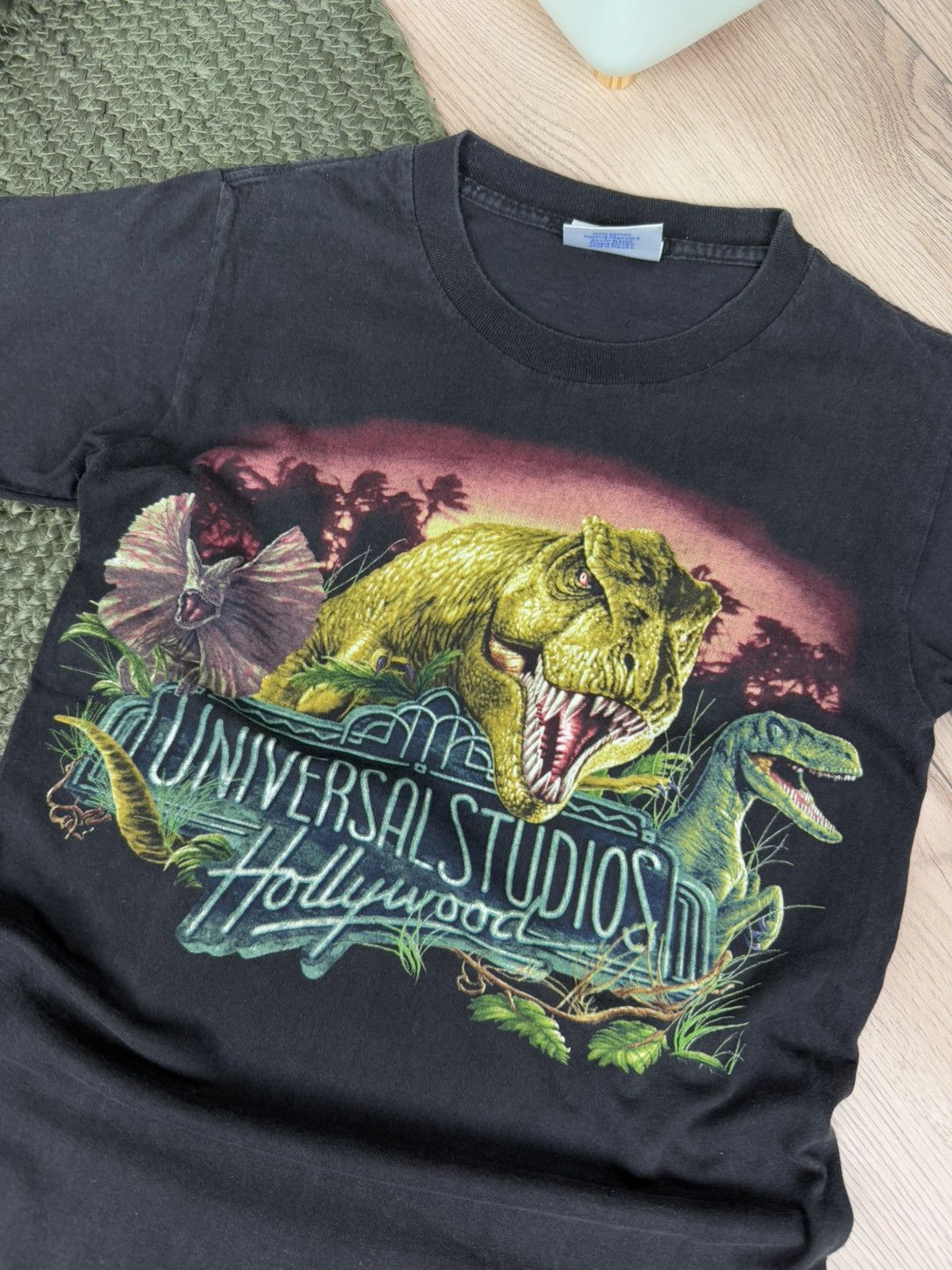 Vintage Vintage 90’s Universal Studios Jurassic worldHollywood Tee Size US S / EU 44-46 / 1 - 3 Thumbnail