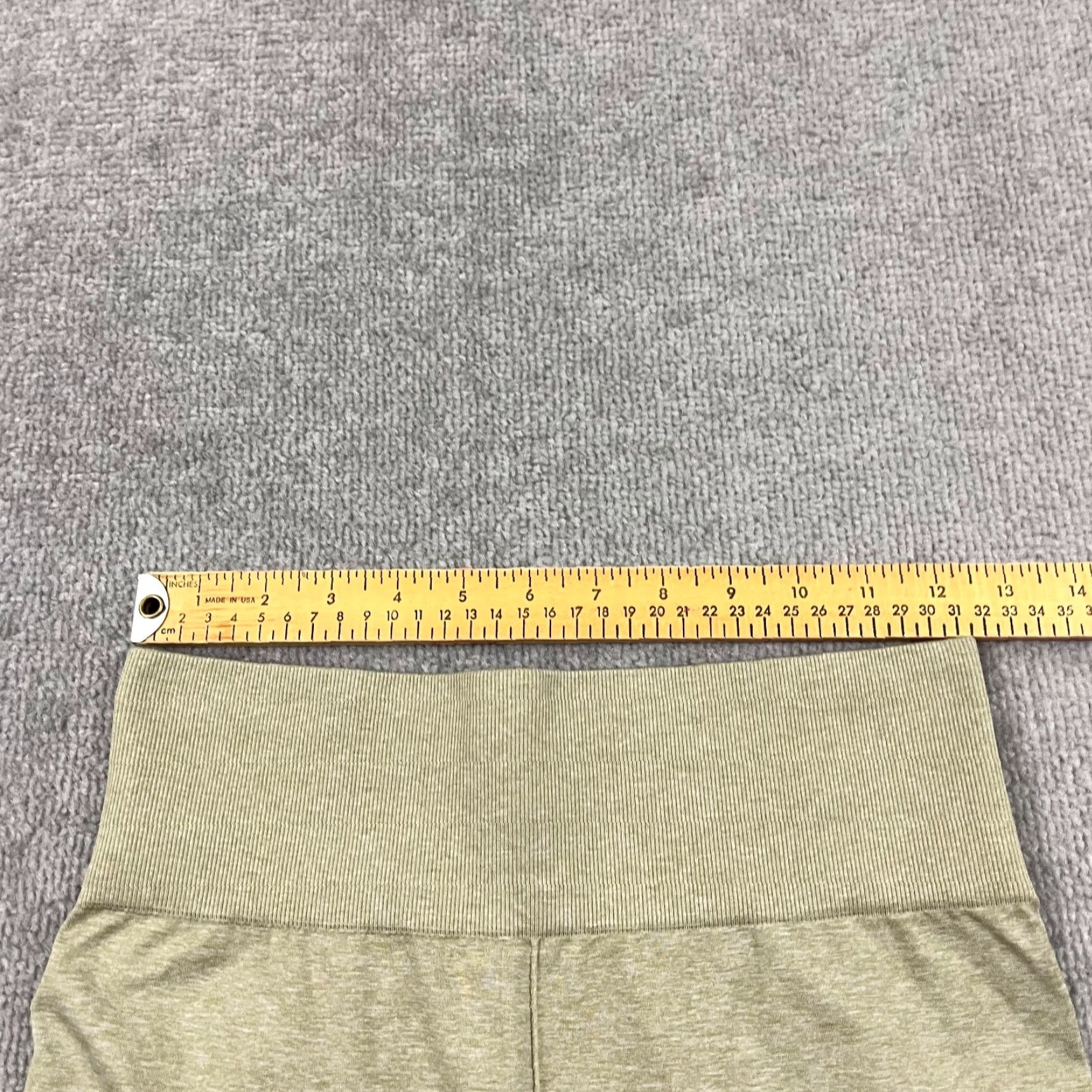 Gymshark Gymshark Leggings Women L Capri Active Yoga Gym Workout Training Size 36" / US 14 / IT 50 - 4 Thumbnail