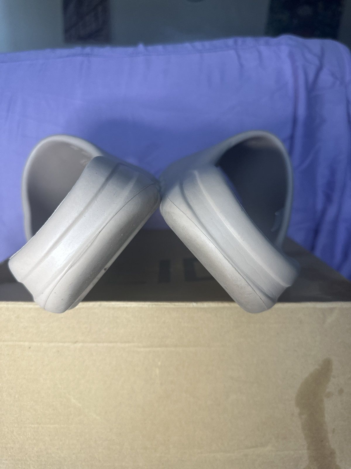 Yeezy Yeezy slides Size US 9 / EU 42 - 10 Thumbnail