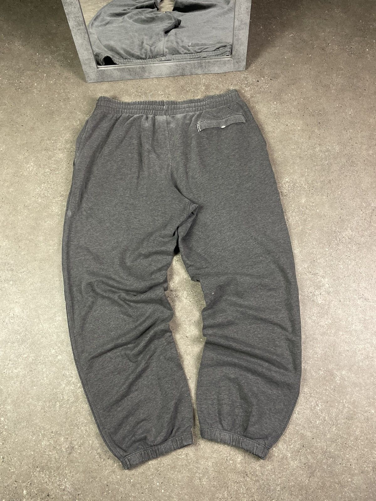Nike × Vintage Vintage Y2K Nike Sweatpants Size US 34 / EU 50 - 2 Thumbnail
