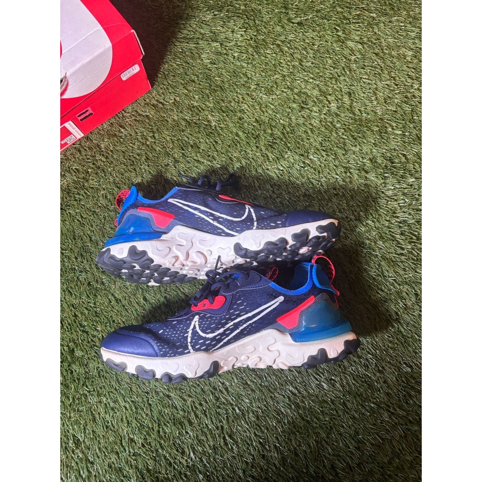 Nike Nike React Vision Low Midnight Navy (GS) 6.5y / 8 Women’s Size US 6.5 / EU 39-40 - 2 Thumbnail