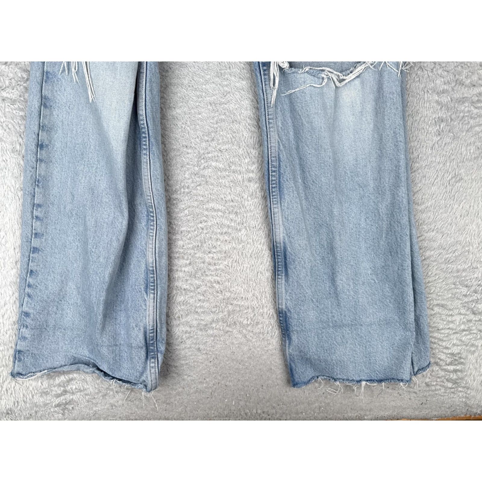 Zara Zara Jeans Women 6 Light Wash Distressed Ripped Knee High Rise Raw Hem Wide Leg Size 28" / US 6 / IT 42 - 2 Thumbnail