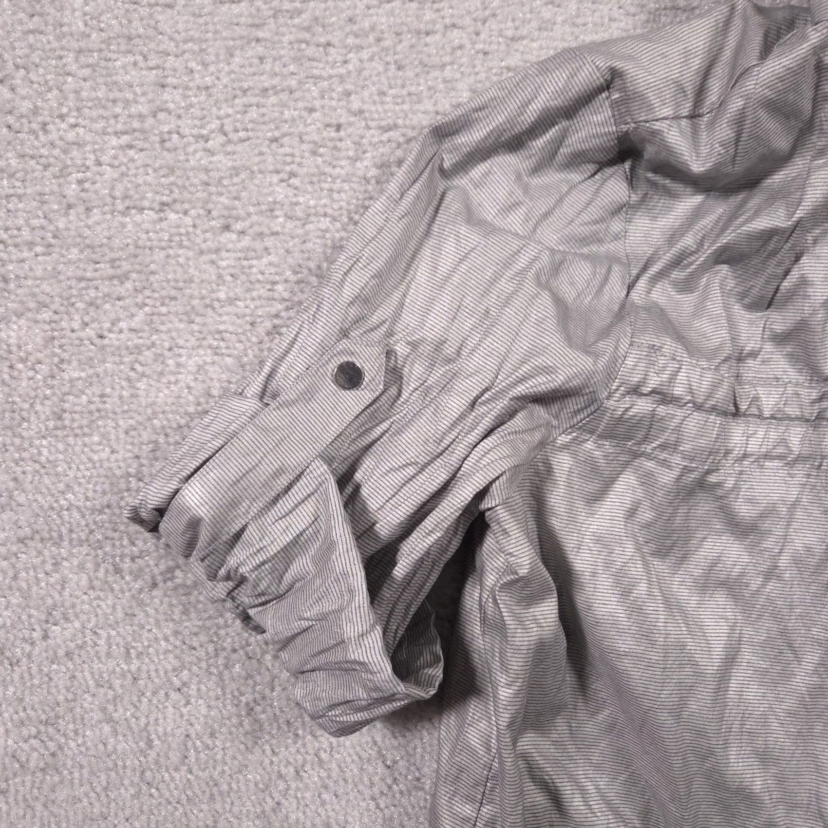 Vintage Zenergy Chico's Jacket Womens 0 Silver Short Sleeve Zip Front Drawstring Windbreaker Shoes? Size 25" / US 0 / IT 36 - 6 Thumbnail