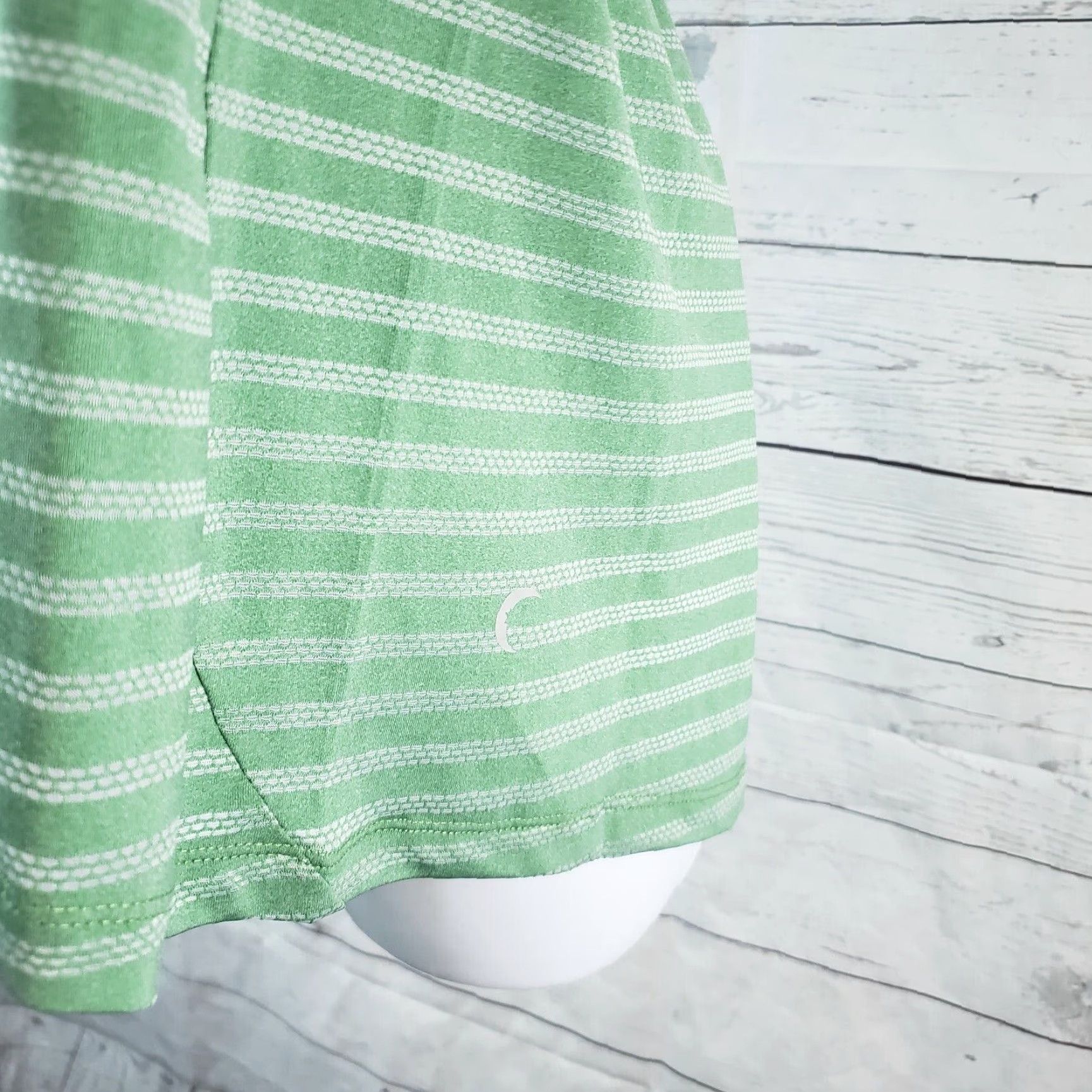Vintage Zyia Womens Nimbus Split Back Tank Sz Small Green Striped Scoop Neck (Activewear) Tank Women Small Green Zyia Split Back Tank Size ONE SIZE - 3 Thumbnail