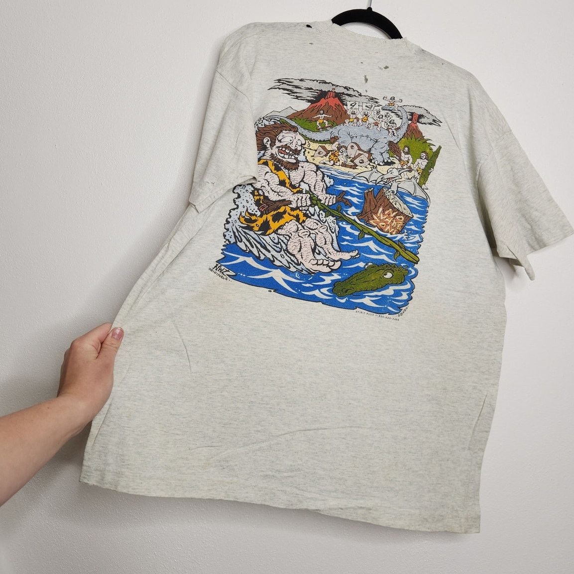 Fruit Of The Loom Vintage Nashville No Wake Zone Ski Shop Cavemen Art Thrashed Size US XL / EU 56 / 4 - 11 Thumbnail