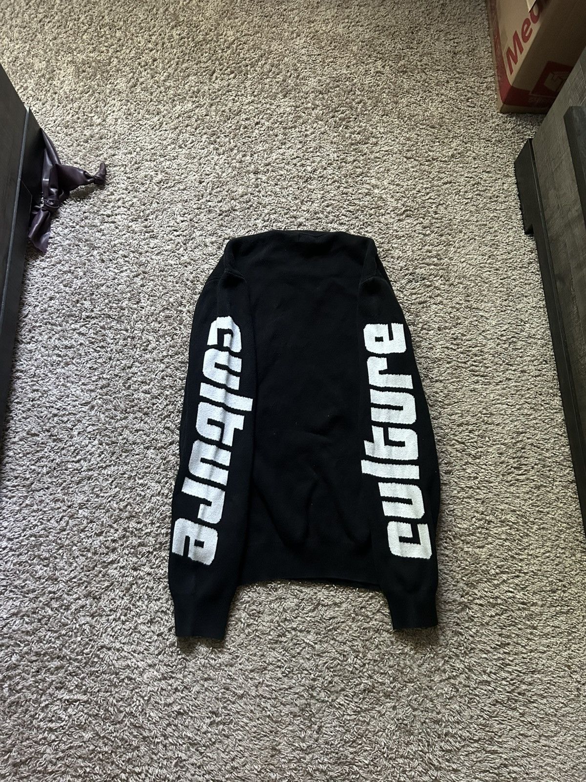 Forever 21 Culture sweater Size US M / EU 48-50 / 2 - 1 Thumbnail
