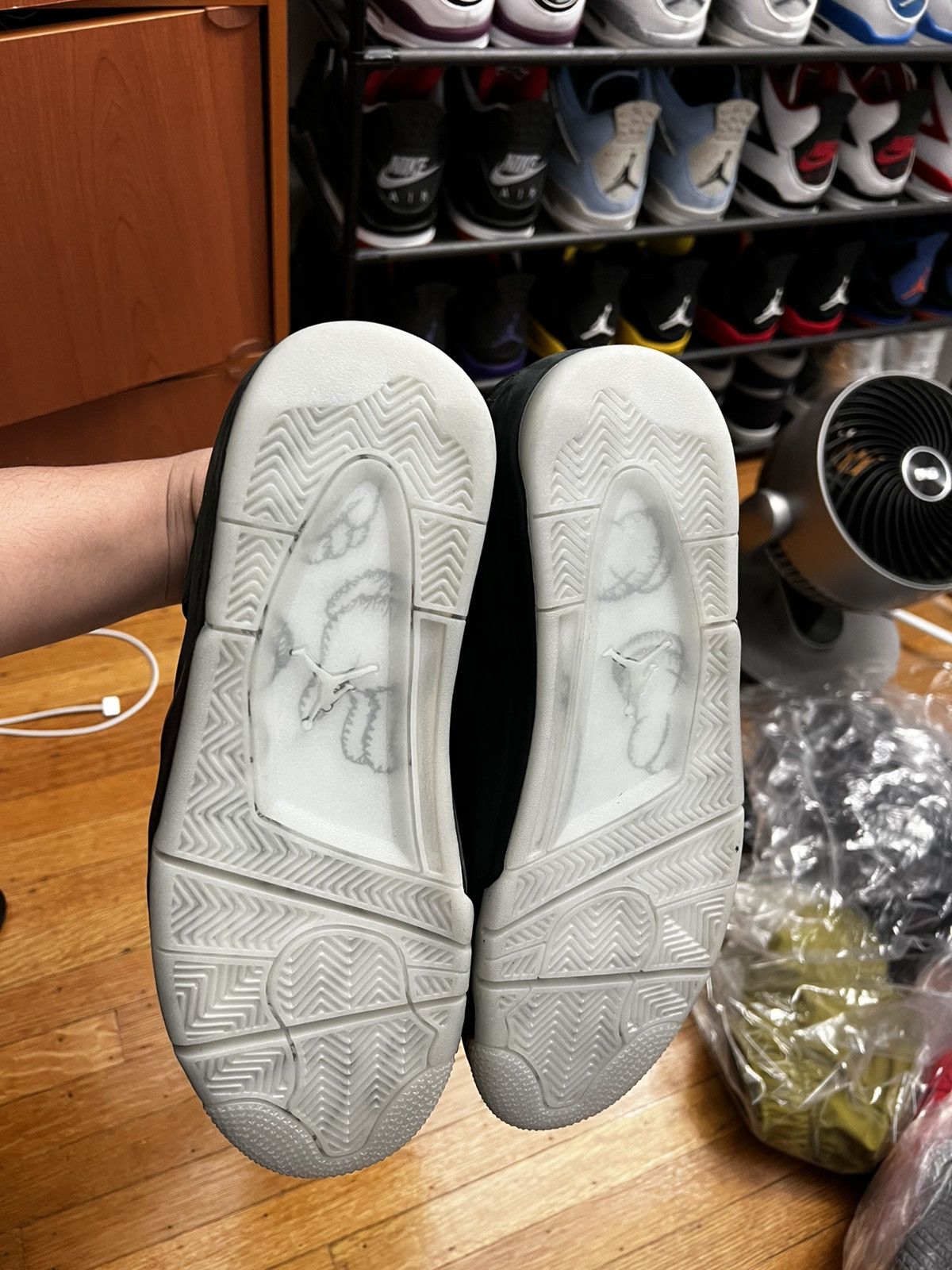Jordan Brand × Kaws Kaws Jordan 4 Black Size US 10.5 / EU 43-44 - 4 Thumbnail