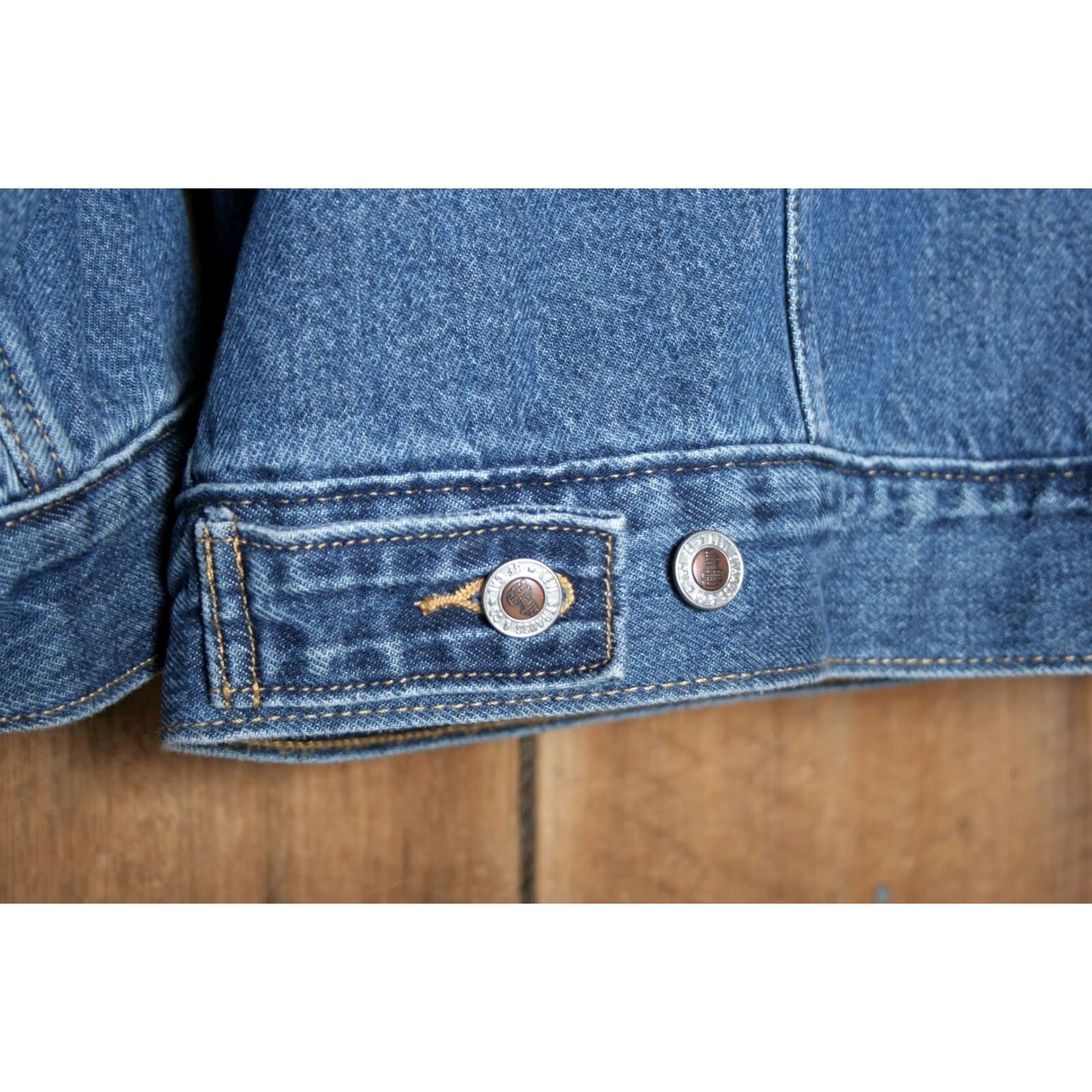 Levi's LEVI'S Silvertab Blue Denim Quilt Lined Baggy Trucker Jacket Women's Sz. L Shirt Denim Jacket Womens L Baggy Blue Size L / US 10 / IT 46 - 7 Thumbnail
