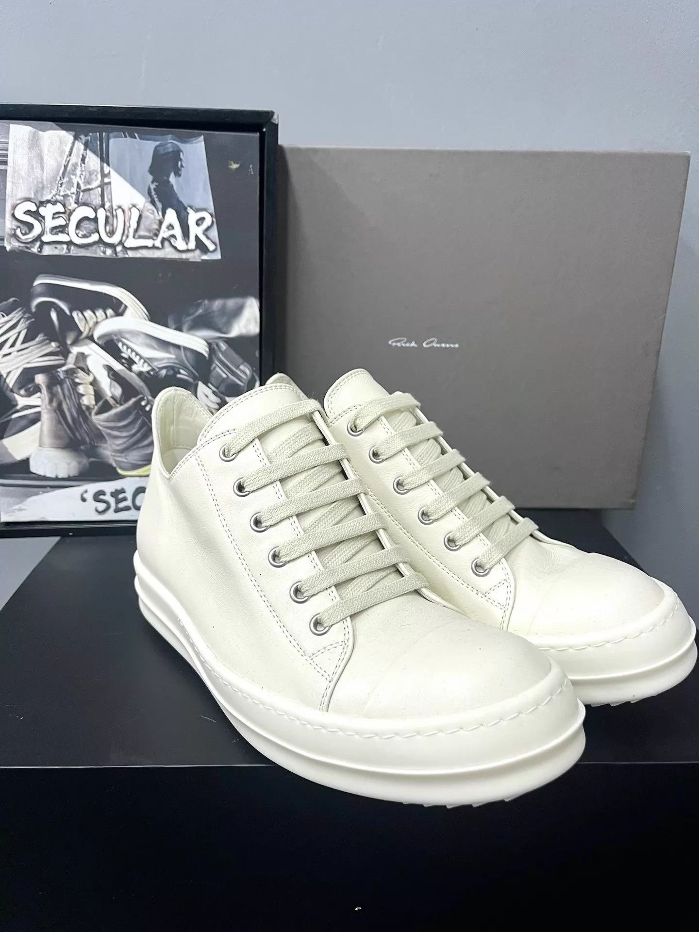 Rick Owens Rick Owens 25SS Cream Leather Chunky Low Sneakers K34 Size US 6 / IT 36 - 6 Thumbnail