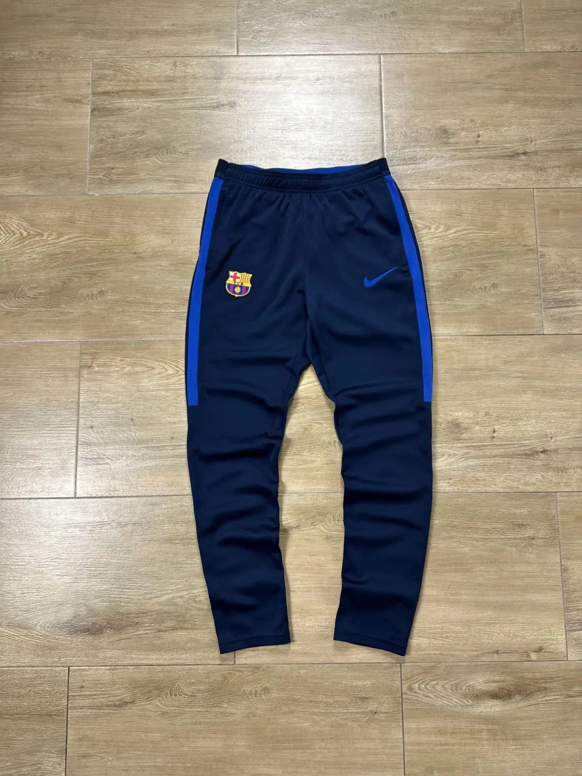 Nike Nike F.C Barcelona Soccer Joggers Size US 31 - 1 Thumbnail