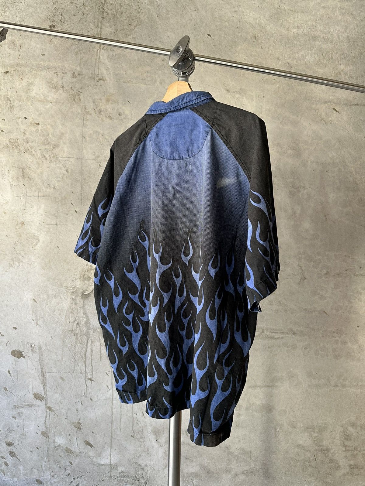 JNCO Y2K Vintage Blue Flame print button-up shirt Size US XL / EU 56 / 4 - 2 Thumbnail