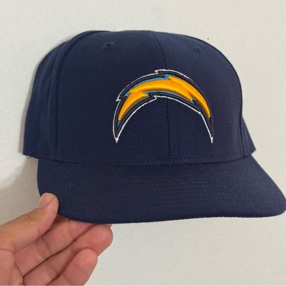 Reebok NFL REEBOK LOS ANGELES CHARGERS TEAM APPAREL FITTED 7 1/4 Size ONE SIZE - 1 Thumbnail
