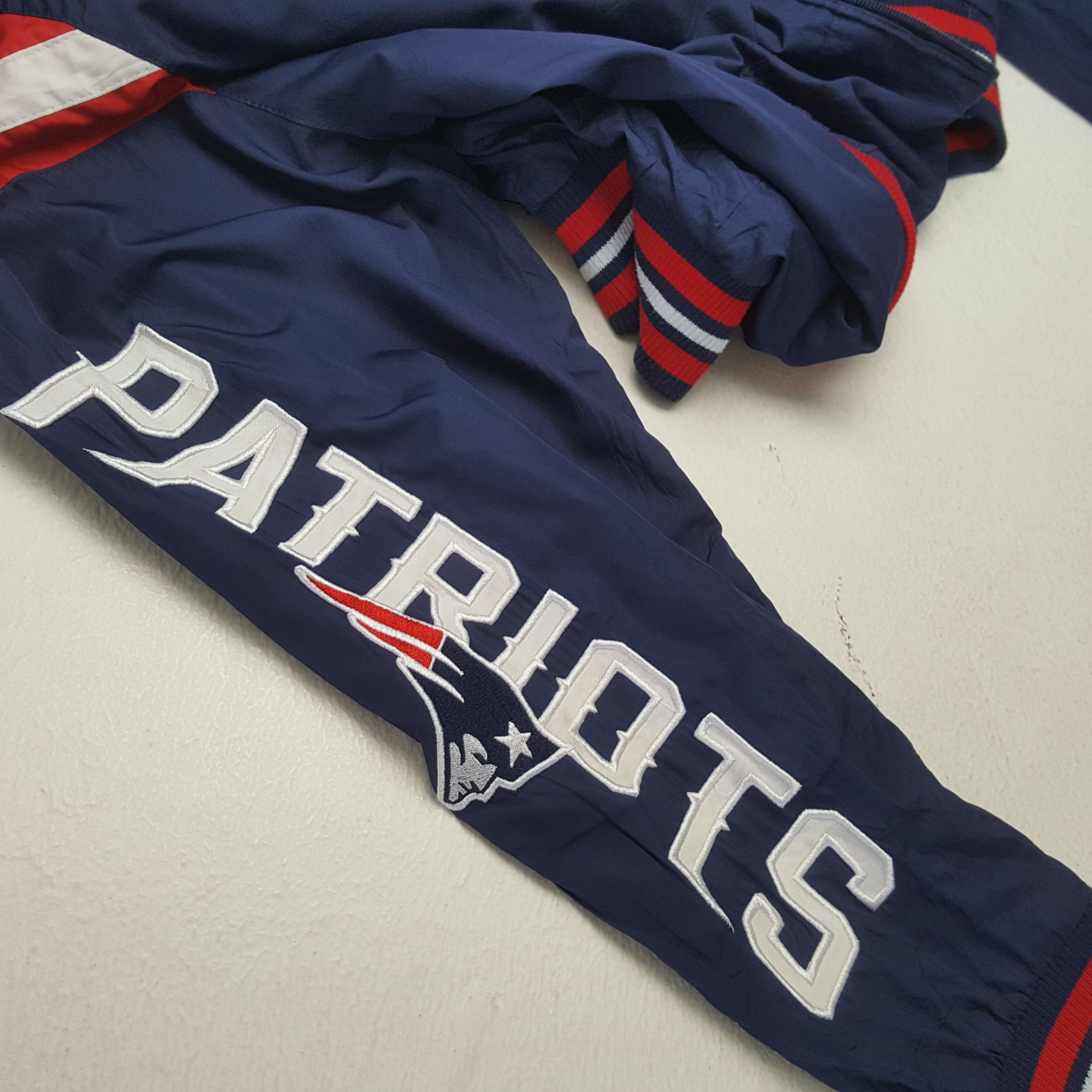 NFL × Vintage Vintage NEW ENGLAND PATAIOTS NFL Team Hoodies C288N2 Size US XL / EU 56 / 4 - 14 Thumbnail