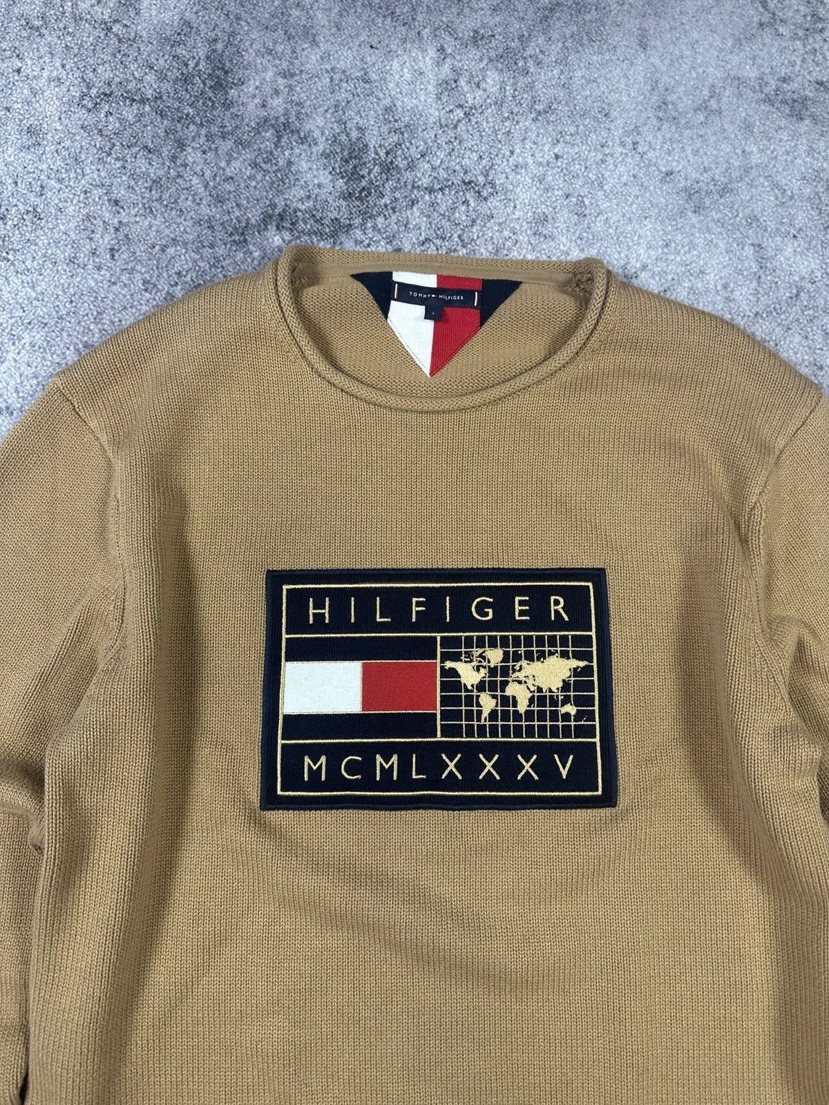 Tommy Hilfiger Y2K Tommy Hilfiger Logo Sweater Casual Style Rare L USA Size US L / EU 52-54 / 3 - 2 Thumbnail