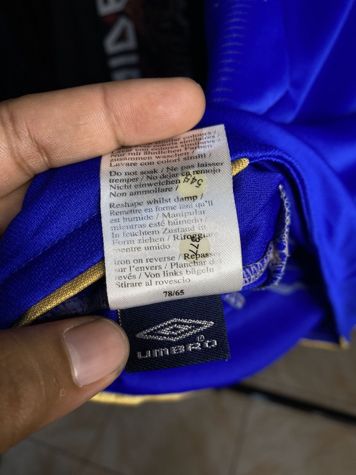Umbro Jersey vintage chelsea 2004-2005 Size US L / EU 52-54 / 3 - 7 Thumbnail
