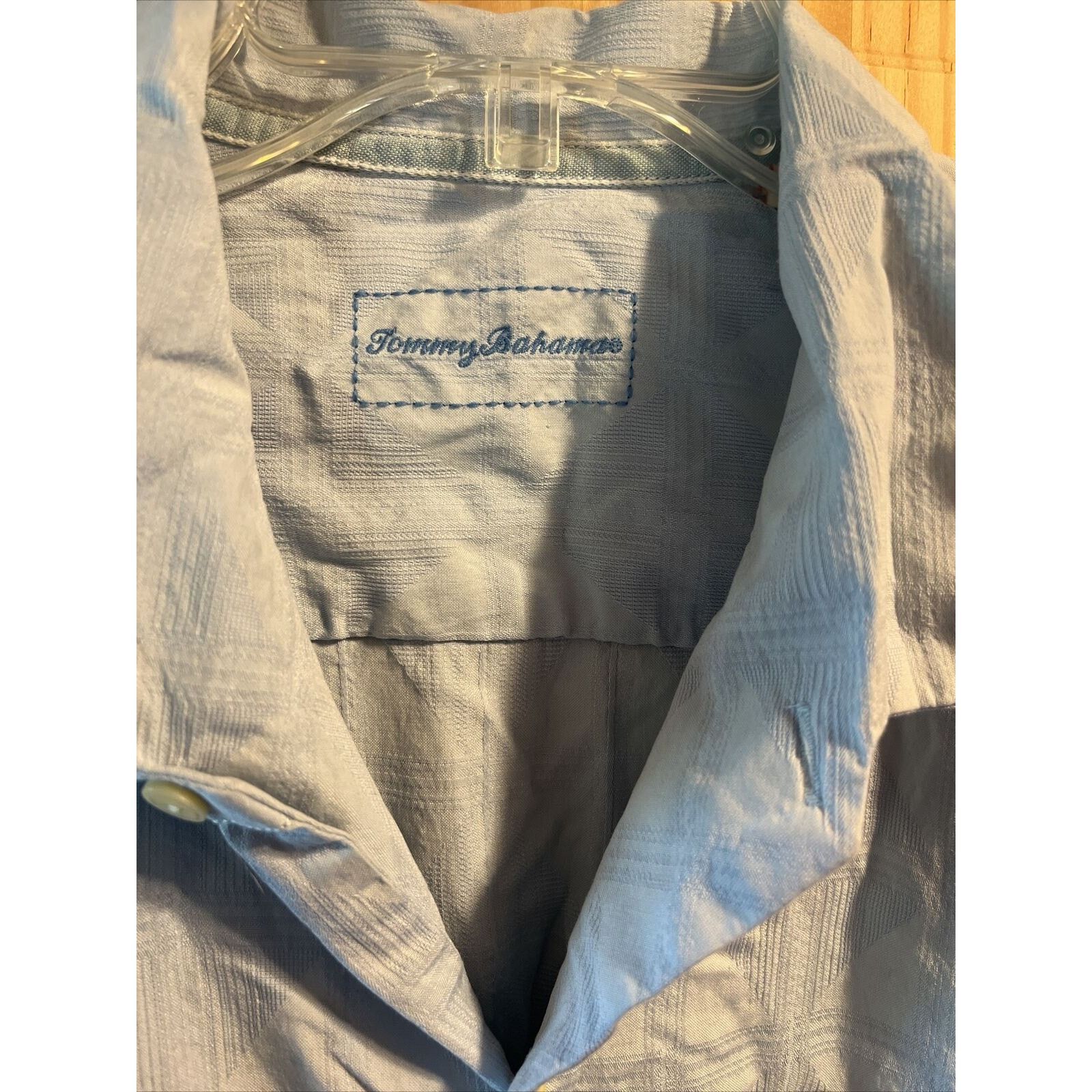 Tommy Bahama Tommy Bahama Men’s XL Light Blue LS Button Silk Blend Shirt Size US XL / EU 56 / 4 - 2 Thumbnail