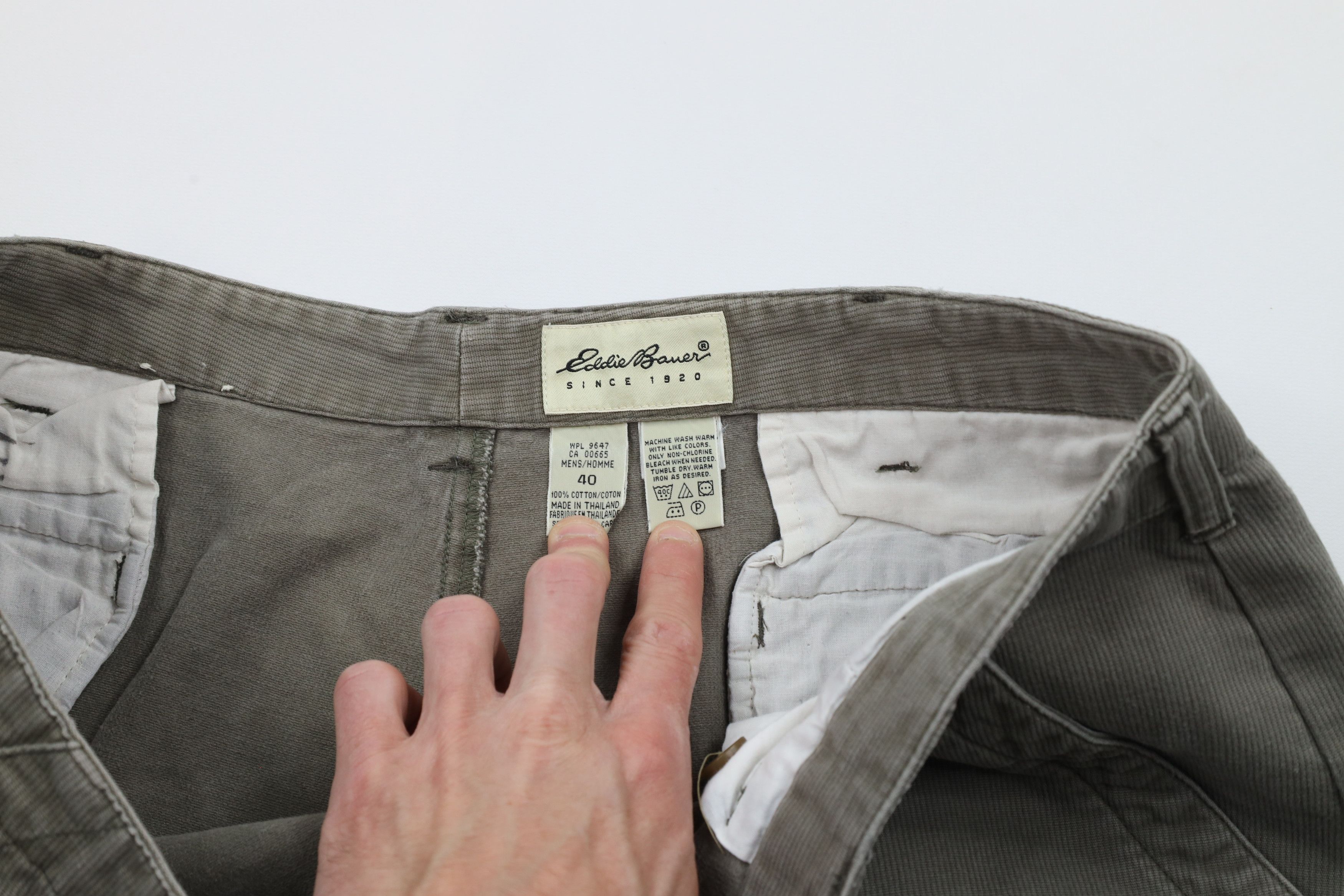 Eddie Bauer × Vintage Vintage 90s Eddie Bauer Ribbed Above Knee Cargo Shorts Green Size US 40 / EU 56 - 6 Thumbnail