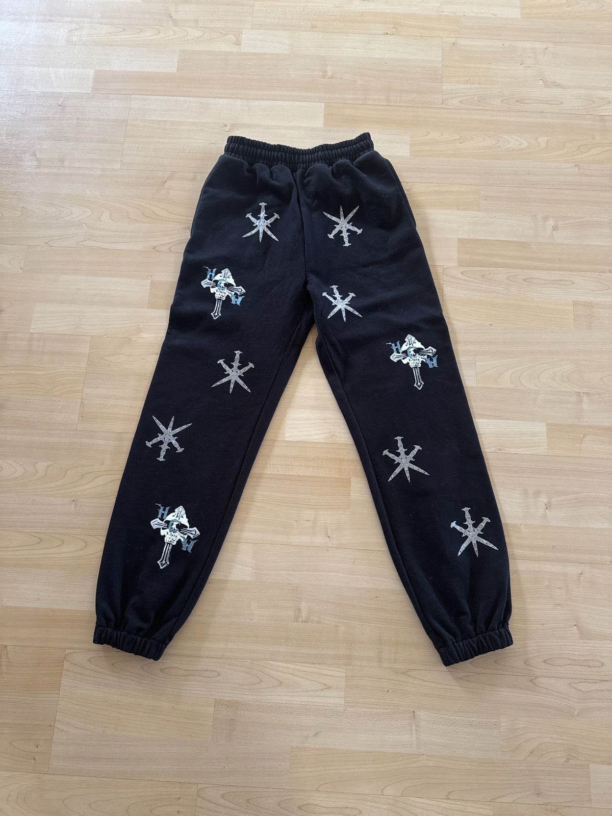 Unknown London skull cross rhinestone sweats Size US 26 / EU 42 - 2 Thumbnail