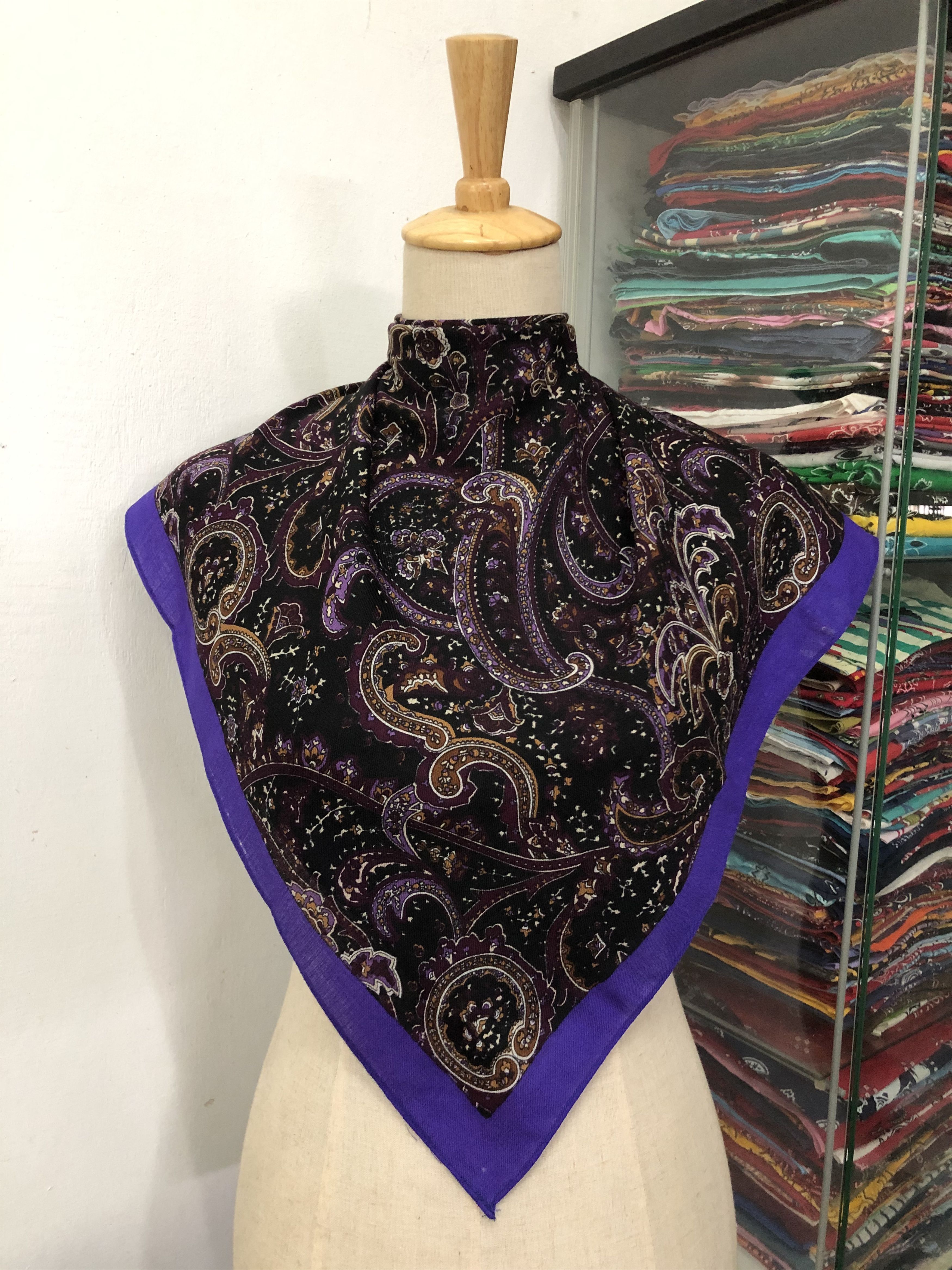 Vintage Vintage Silk Scarf Size ONE SIZE - 1 Thumbnail