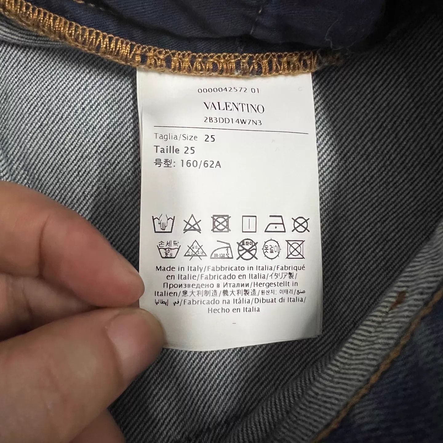 Valentino Valentino Women's Blue Wash Flared Jeans w/ Metal Chain 25 Size 25" / US 0 / IT 36 - 7 Thumbnail