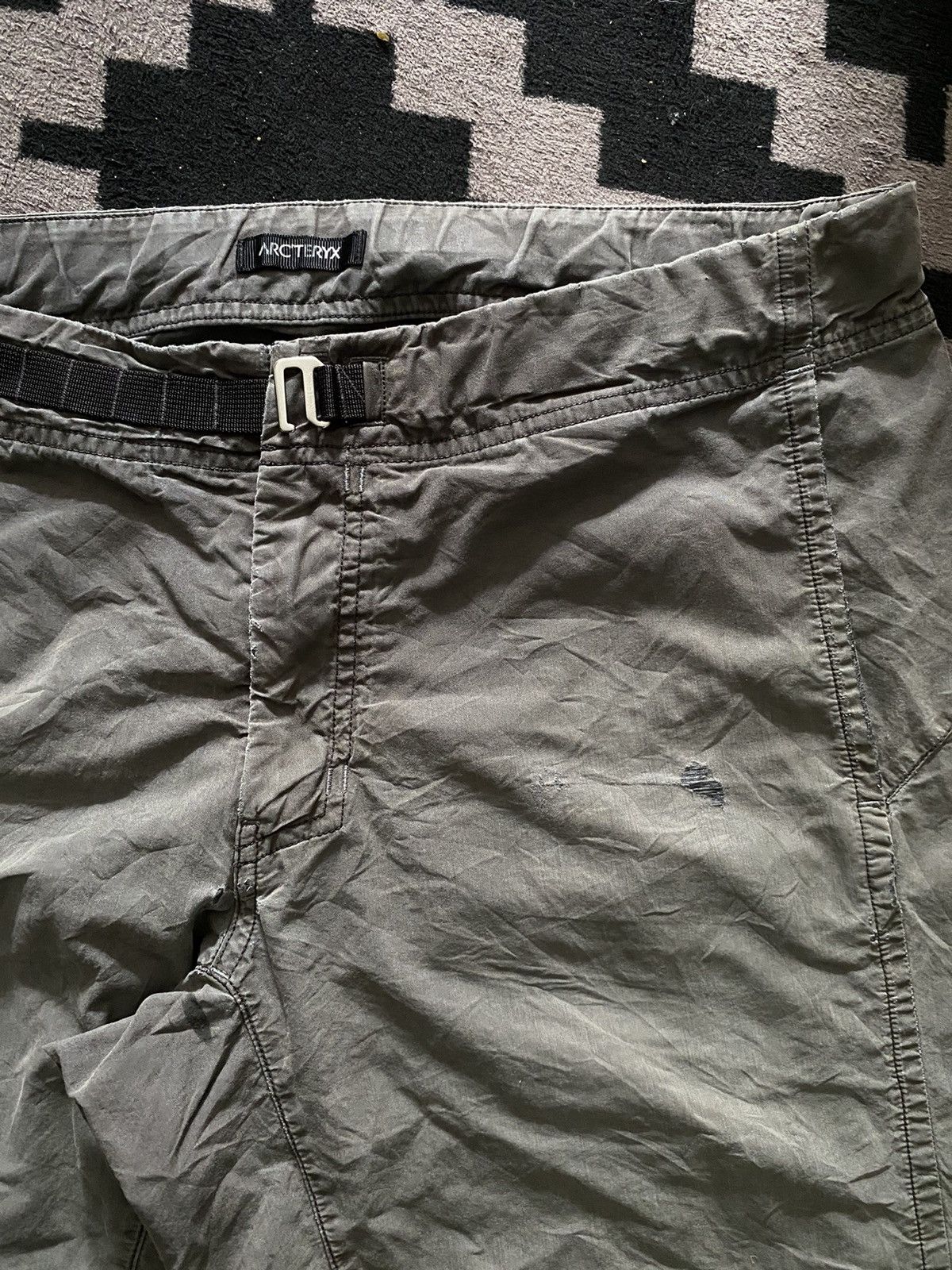 Arc'teryx × Vintage Vintage arc’teryx distressed short pants Size US 34 / EU 50 - 4 Thumbnail