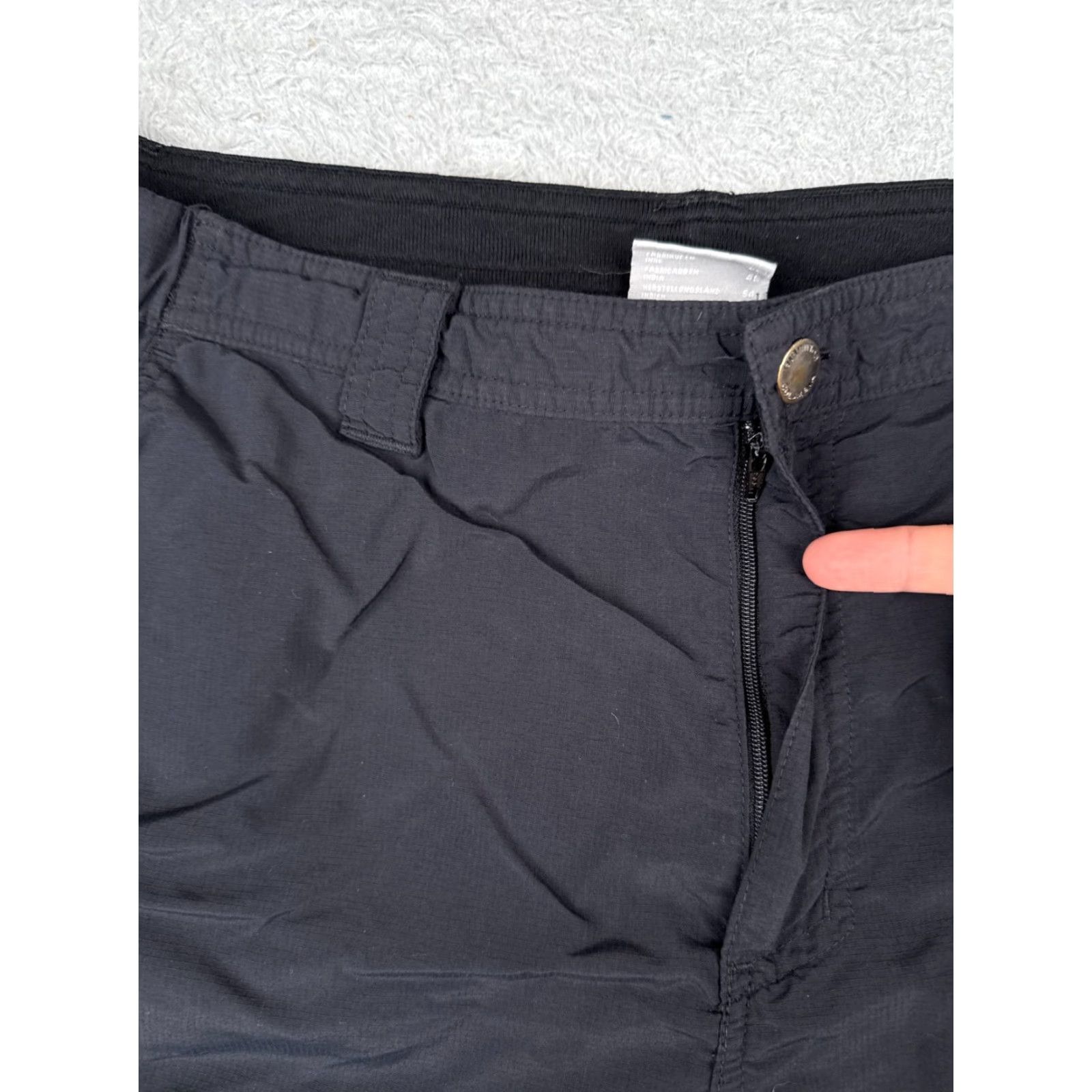 Vintage Columbia Men’s Cargo Shorts 38 Black Nylon 100% Nylon Cargo Pocket Belted Pockets Inseam 10 Comfort Size US 38 / EU 54 - 6 Thumbnail