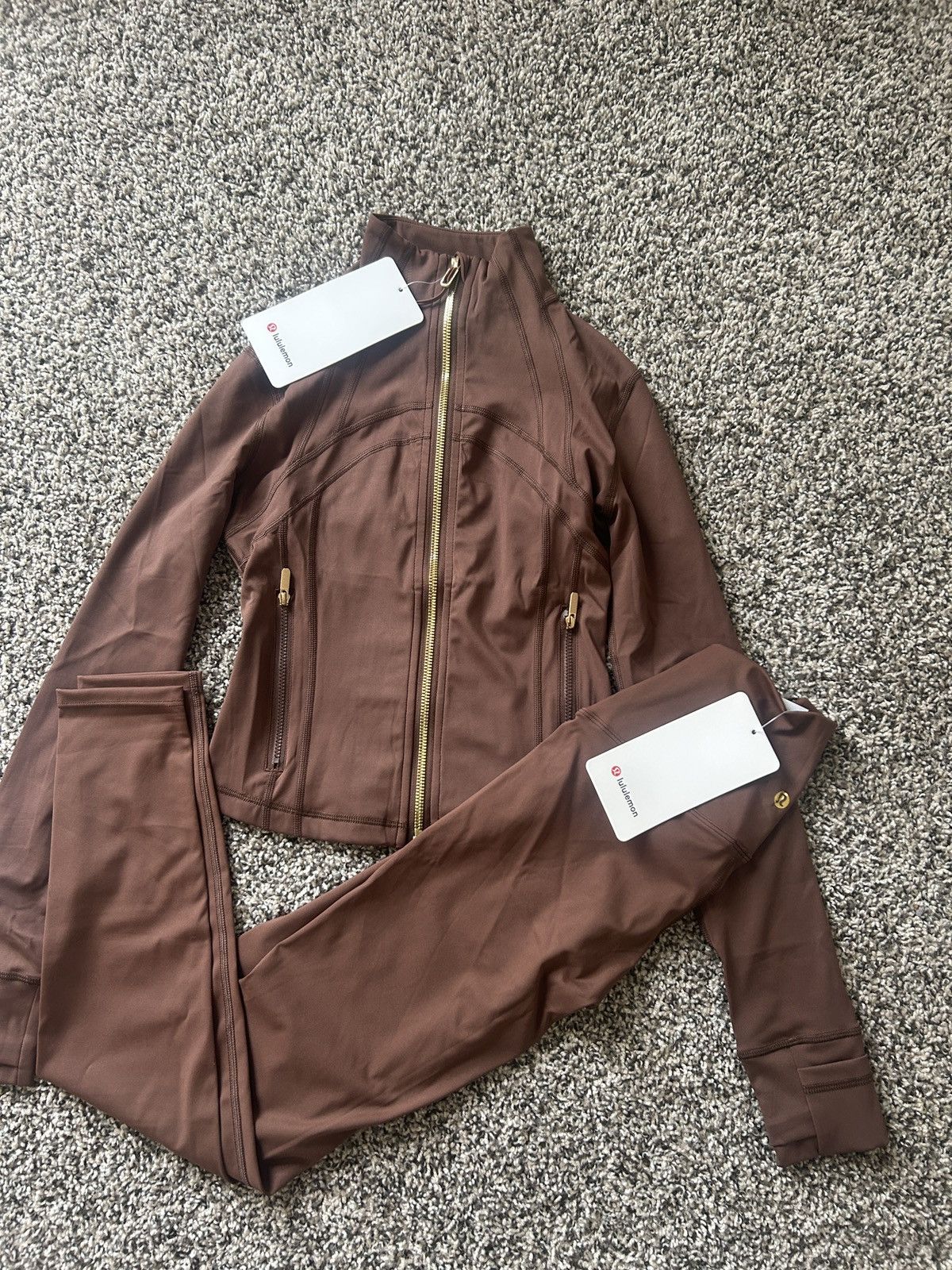 Lululemon Cropped Jacket & Leggings Size XS / US 0-2 / IT 36-38 - 1 Thumbnail