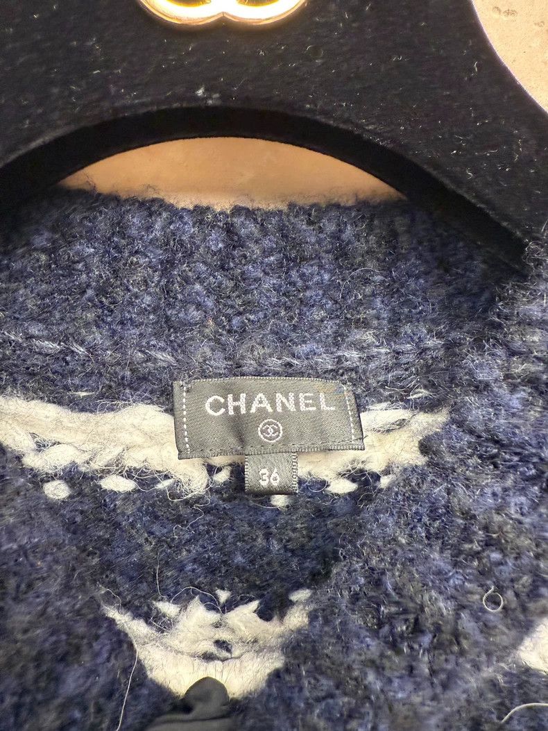 Chanel Chanel Blue and white striped cashmere knitted short sweat Size XS / US 0-2 / IT 36-38 - 4 Thumbnail