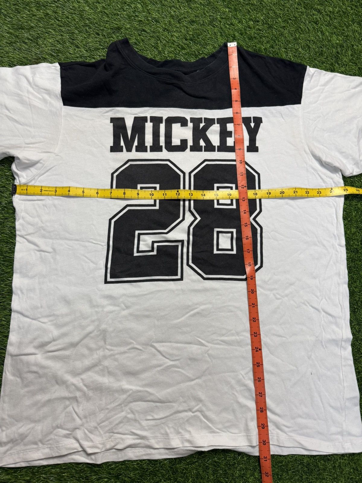 Mickey Mouse × Uniqlo assorted tshirt - uniqlo x mickey Size US XXL / EU 58 / 5 - 6 Thumbnail