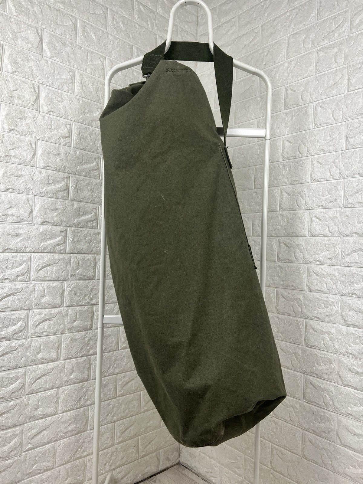Vintage Vintage 1970s 70s US Military Canvas Bag Shoulder Strap Army Size ONE SIZE - 1 Thumbnail
