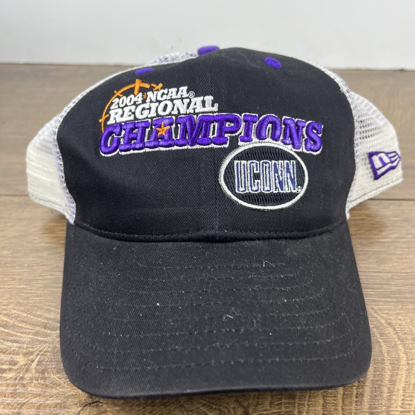 New Era UCONN Huskies Hat 2004 Regional Champions Hat Adjustable Bla Size ONE SIZE - 6 Thumbnail