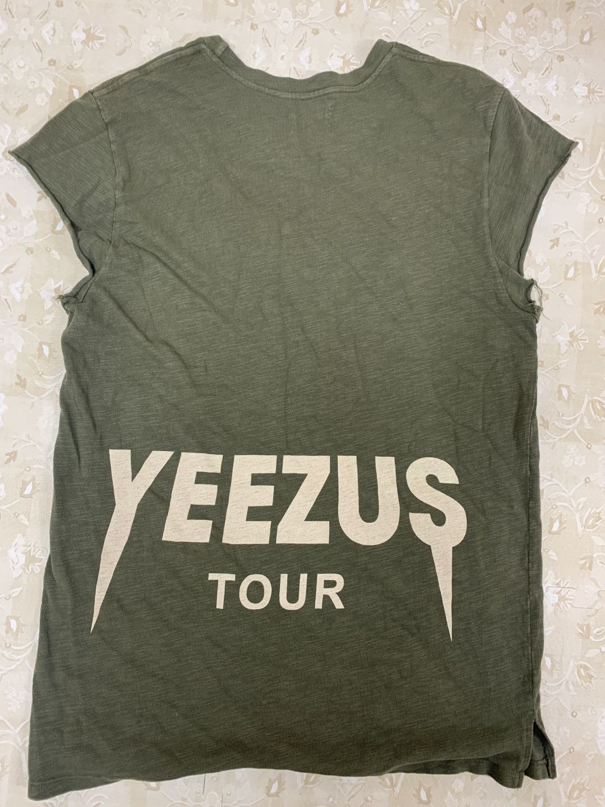Kanye West × Yeezy Yeezys Tour sleeveless shirt Olive Size US L / EU 52-54 / 3 - 2 Thumbnail