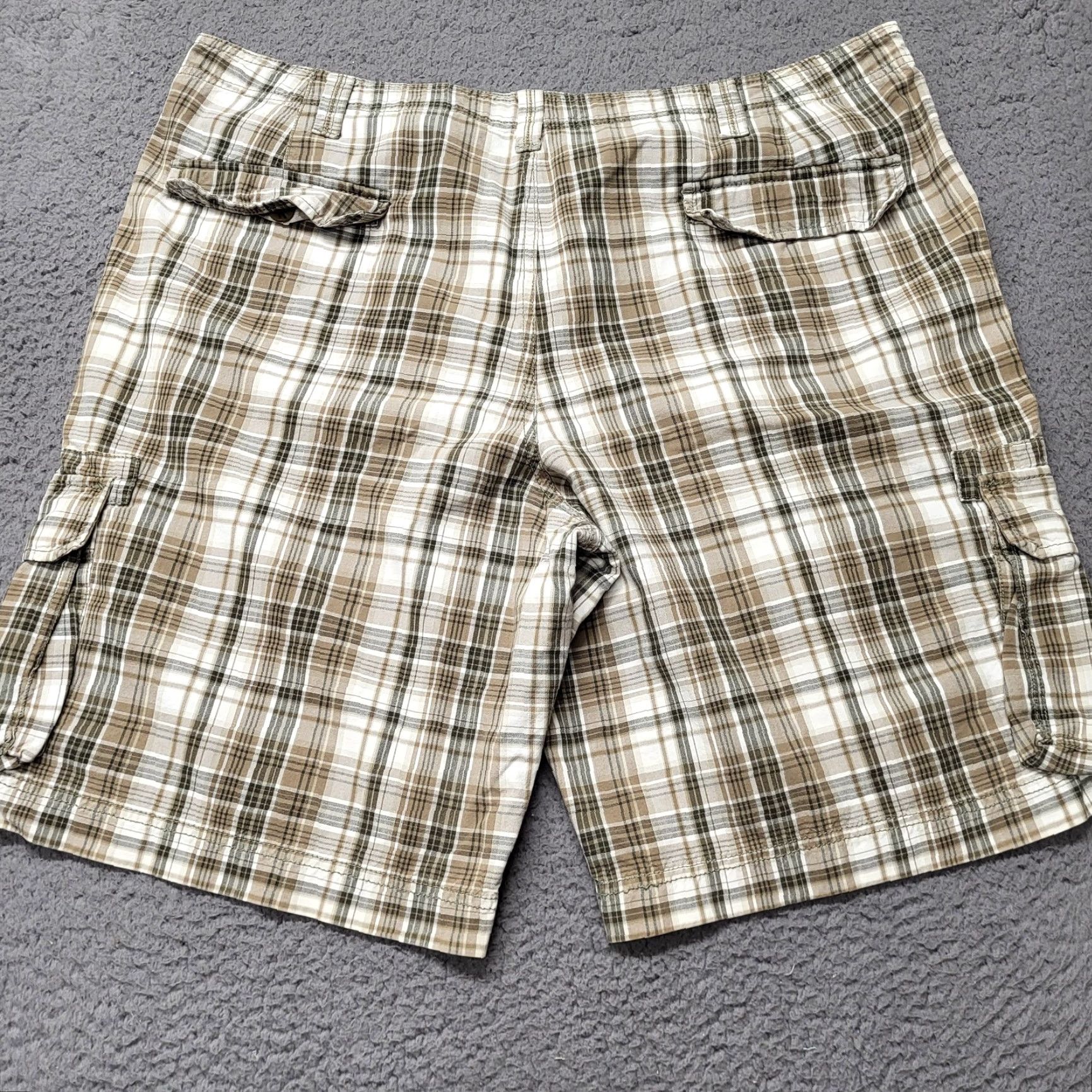 Eddie Bauer Eddie Bauer Cargo Shorts Men 42 Brown Plaid Khaki Pocket Cargo Pockets Camping Hiking Fishing Summer Outdoor Vintage: No? Size US 42 / EU 58 - 3 Thumbnail