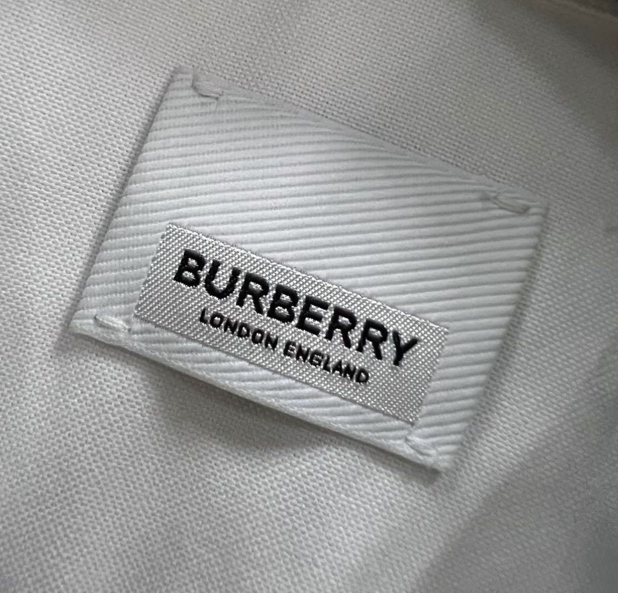 Burberry Burberry White Pocket Embroidered Shirt J41 Size US XS / EU 42 / 0 - 4 Thumbnail