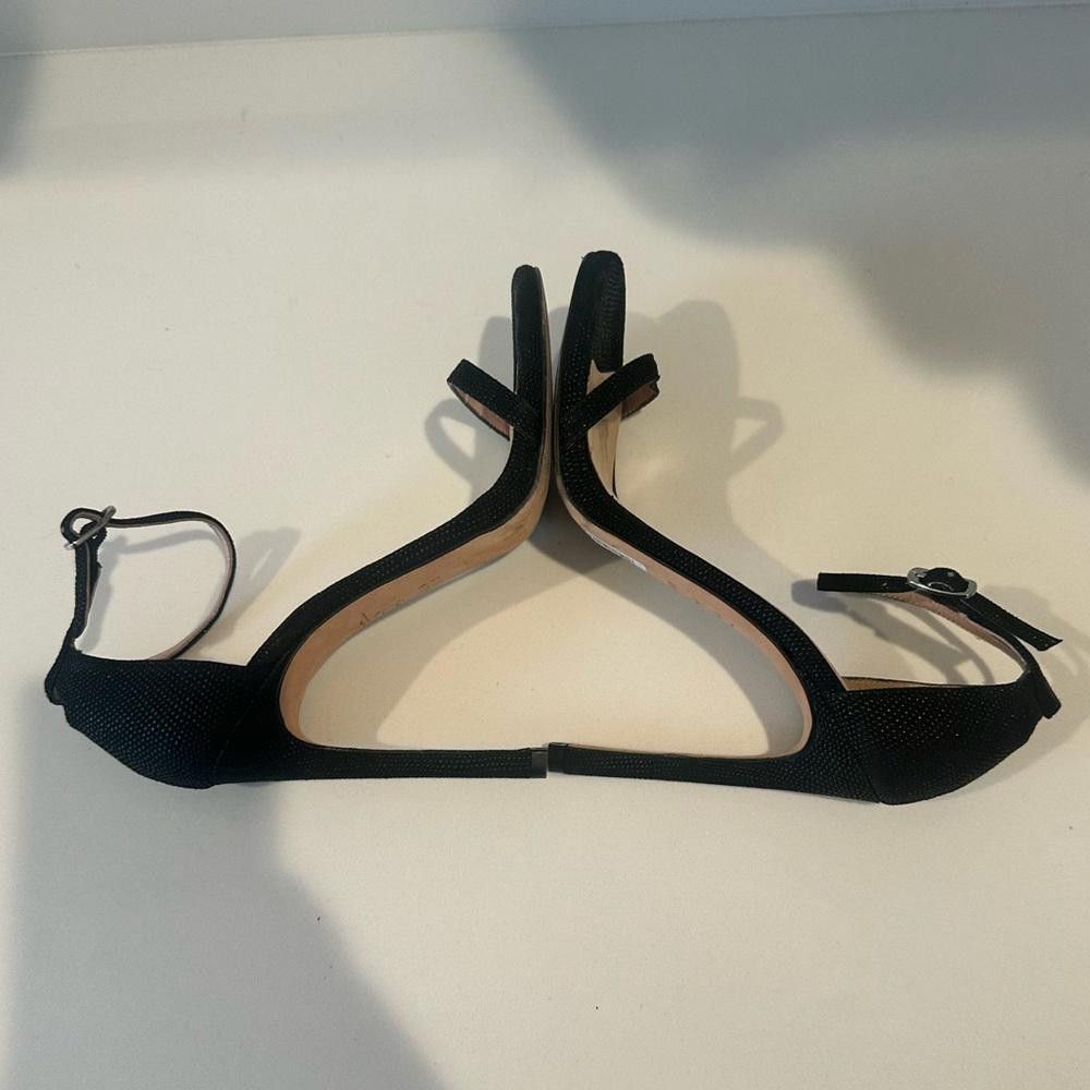 Stuart Weitzman Stuart Weitzman Nudist Black Goosebump Leather Sandals 6.5 Size US 6.5 / IT 36.5 - 11 Thumbnail