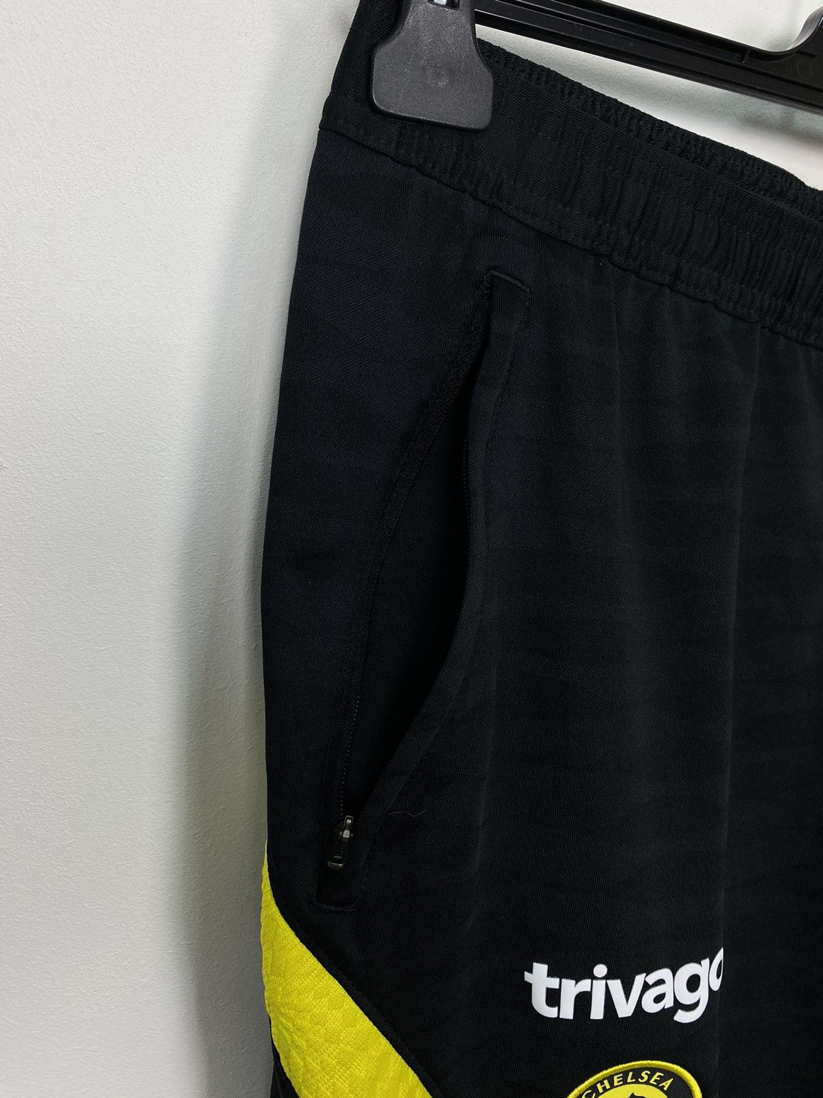 Vintage Chelsea Football Club Nike Training Shorts Size Large Black Size US 38 / EU 54 - 5 Thumbnail