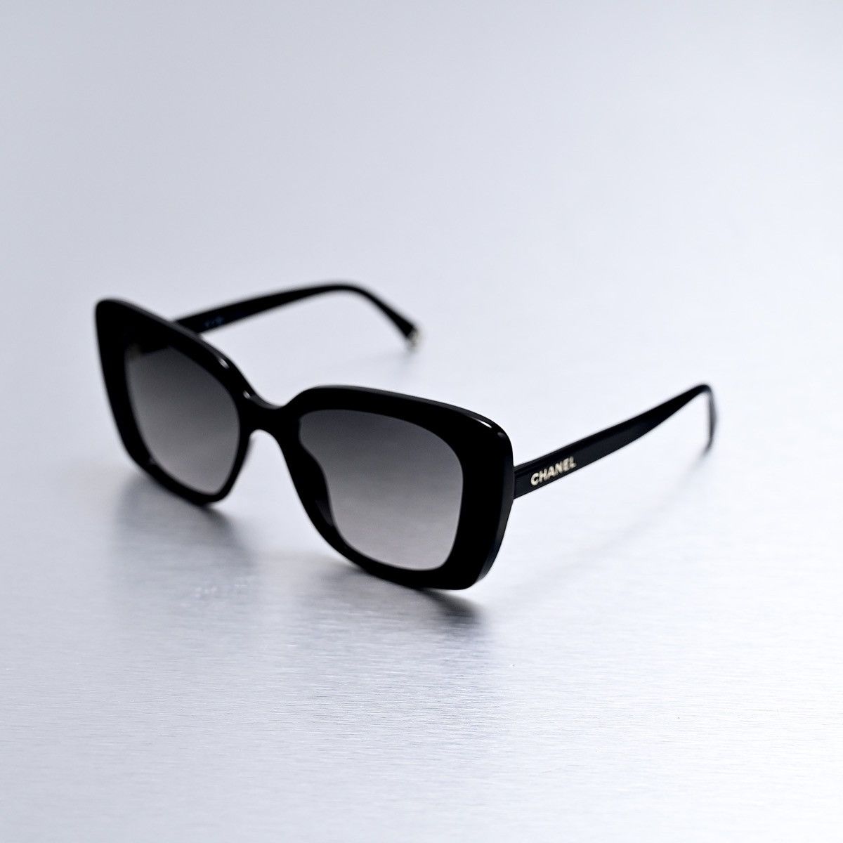 Chanel CHANEL 0CH5504 SUNGLASSES Size ONE SIZE - 1 Thumbnail