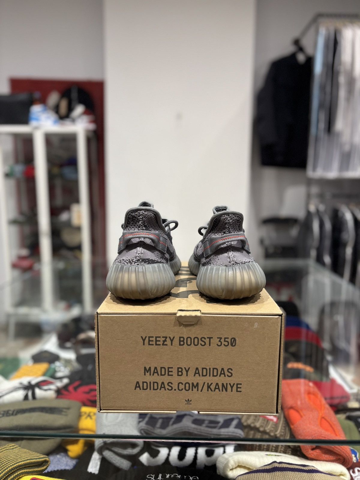 Yeezy Yeezy Boost 350 V2 Beluga 2.0 Size: 8.5 Size US 8.5 / EU 41-42 - 4 Thumbnail