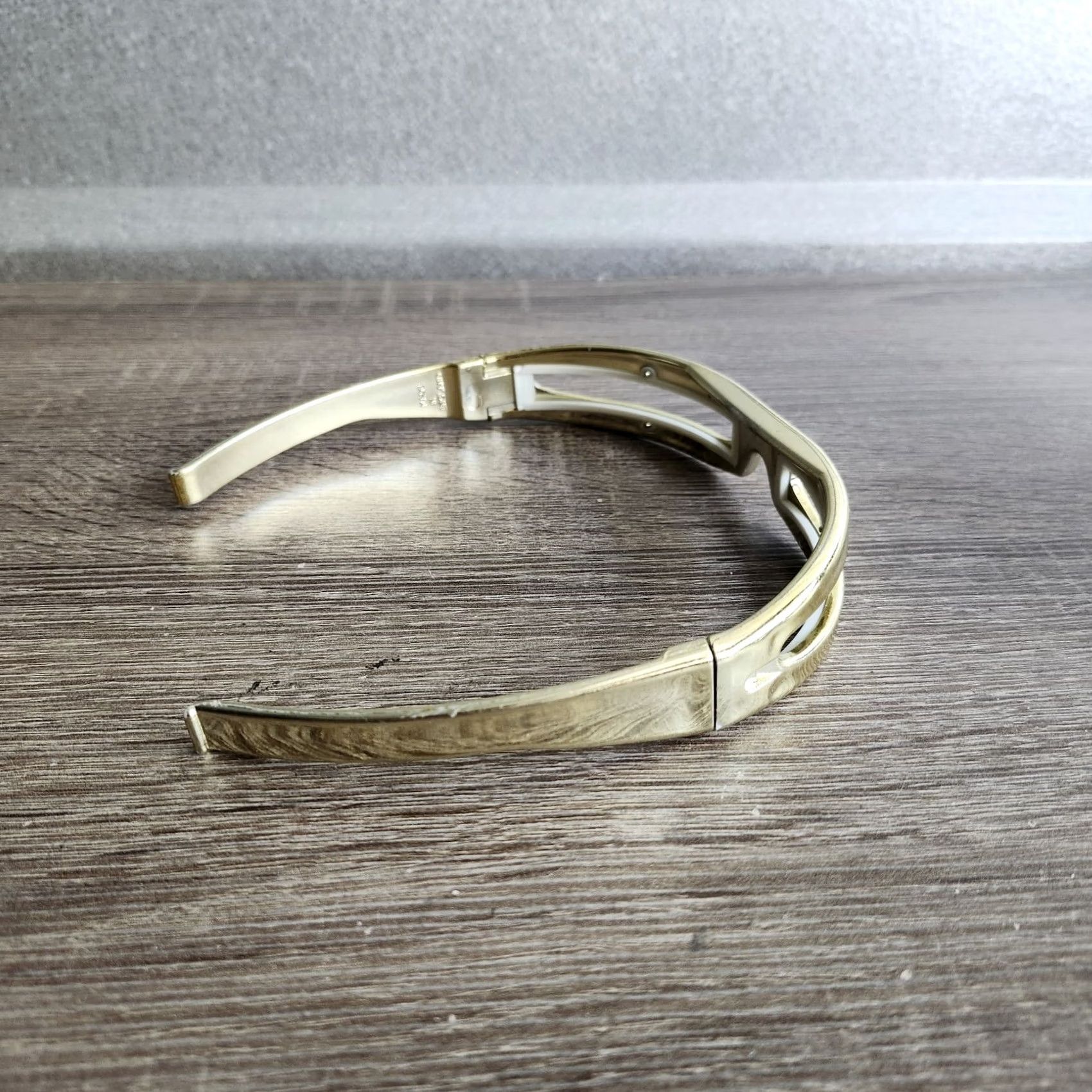 Vintage VINTAGE Superhero Glasses Plastic Wrap Around Gold One Size Regular Adults/Boys/Girls? Size ONE SIZE - 4 Thumbnail
