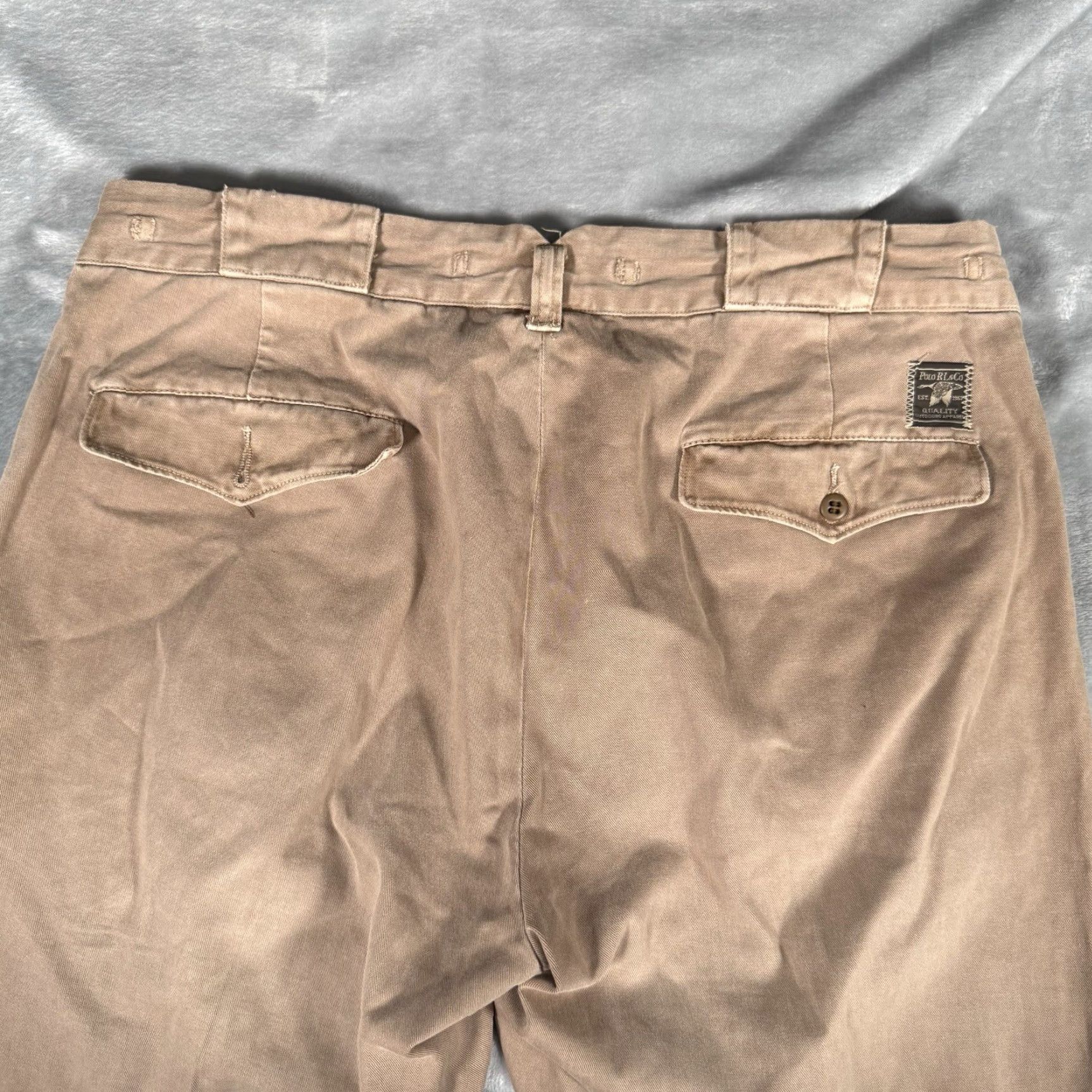 Polo Ralph Lauren VINTAGE Polo Ralph Lauren Pants Men 36x32 Khakis Beige Pockets Zip Front Slashed Pocket Canvas Cotton Mid Rise 10-12 In Regular 32 In Inseam Size US M / EU 48-50 / 2 - 7 Thumbnail