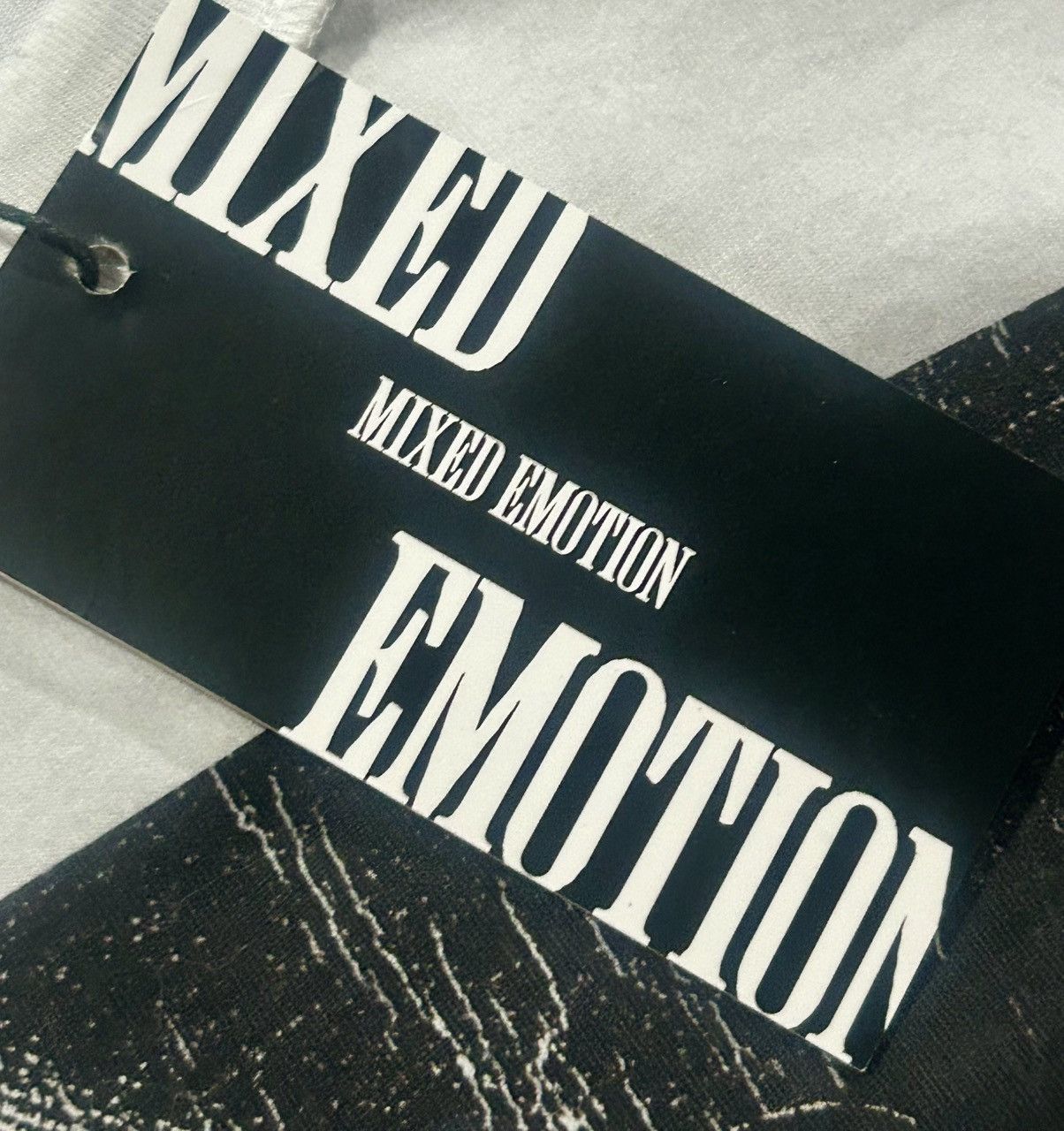 Other Mixed Emotion - "XIX" Blindfolded Angel Graphic Tee - White Size US L / EU 52-54 / 3 - 7 Thumbnail