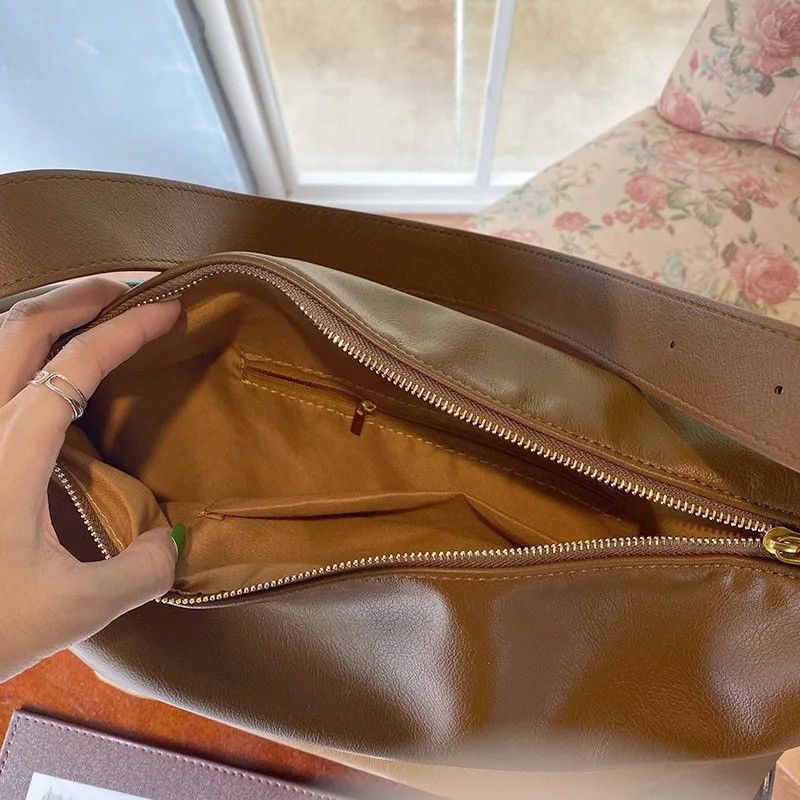 Japanese Brand × Vintage Capacity messenger crossbody unisex PU Leather Shoulder Bag Size ONE SIZE - 12 Thumbnail