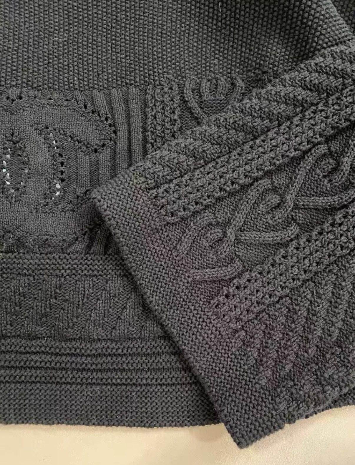 Chanel Chanel Classic Black Off-the-Shoulder Knit Top J33 Size XS / US 0-2 / IT 36-38 - 4 Thumbnail
