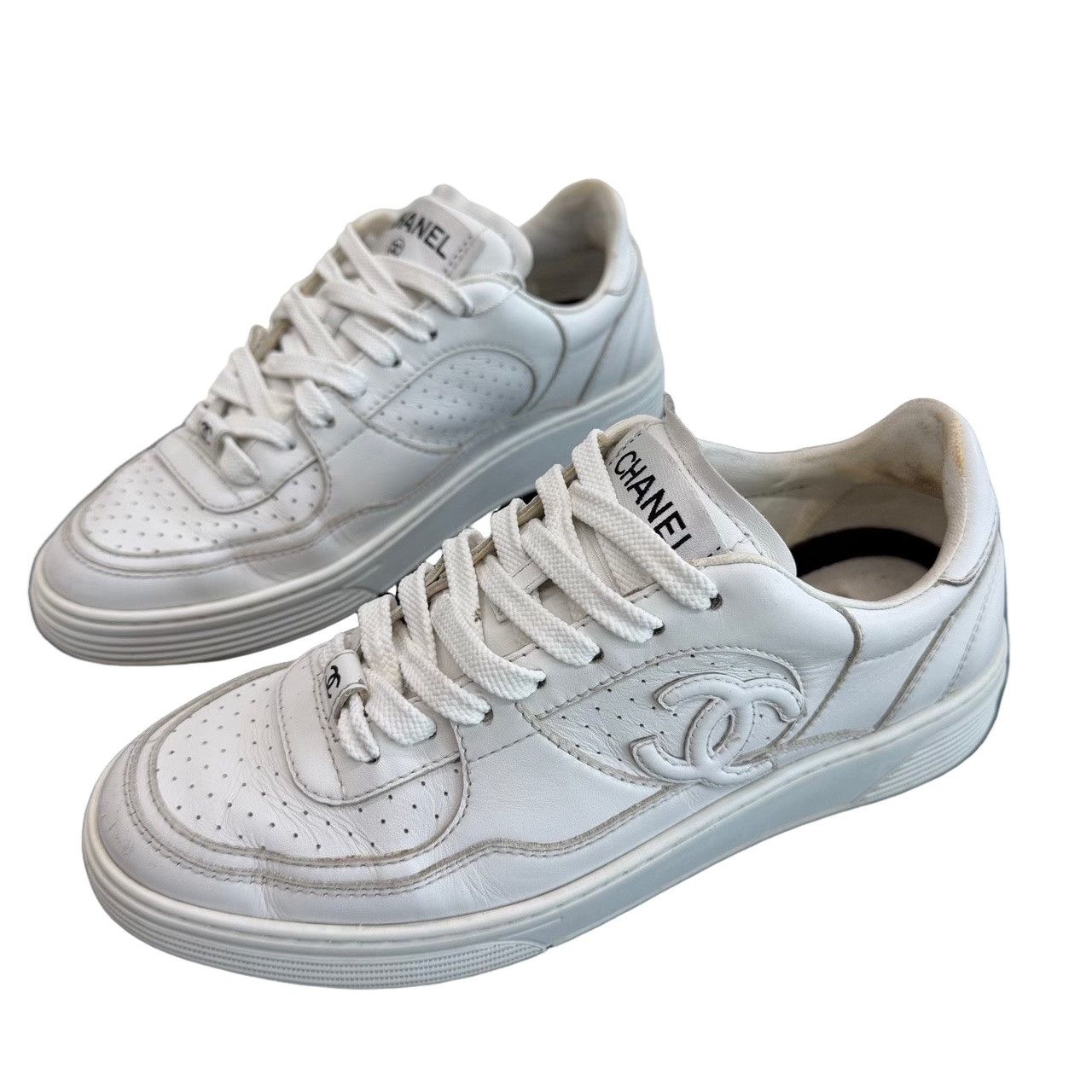 Chanel Chanel Leather CC Logo Low-Top Sneakers Size 36 Size US 6 / IT 36 - 1 Thumbnail