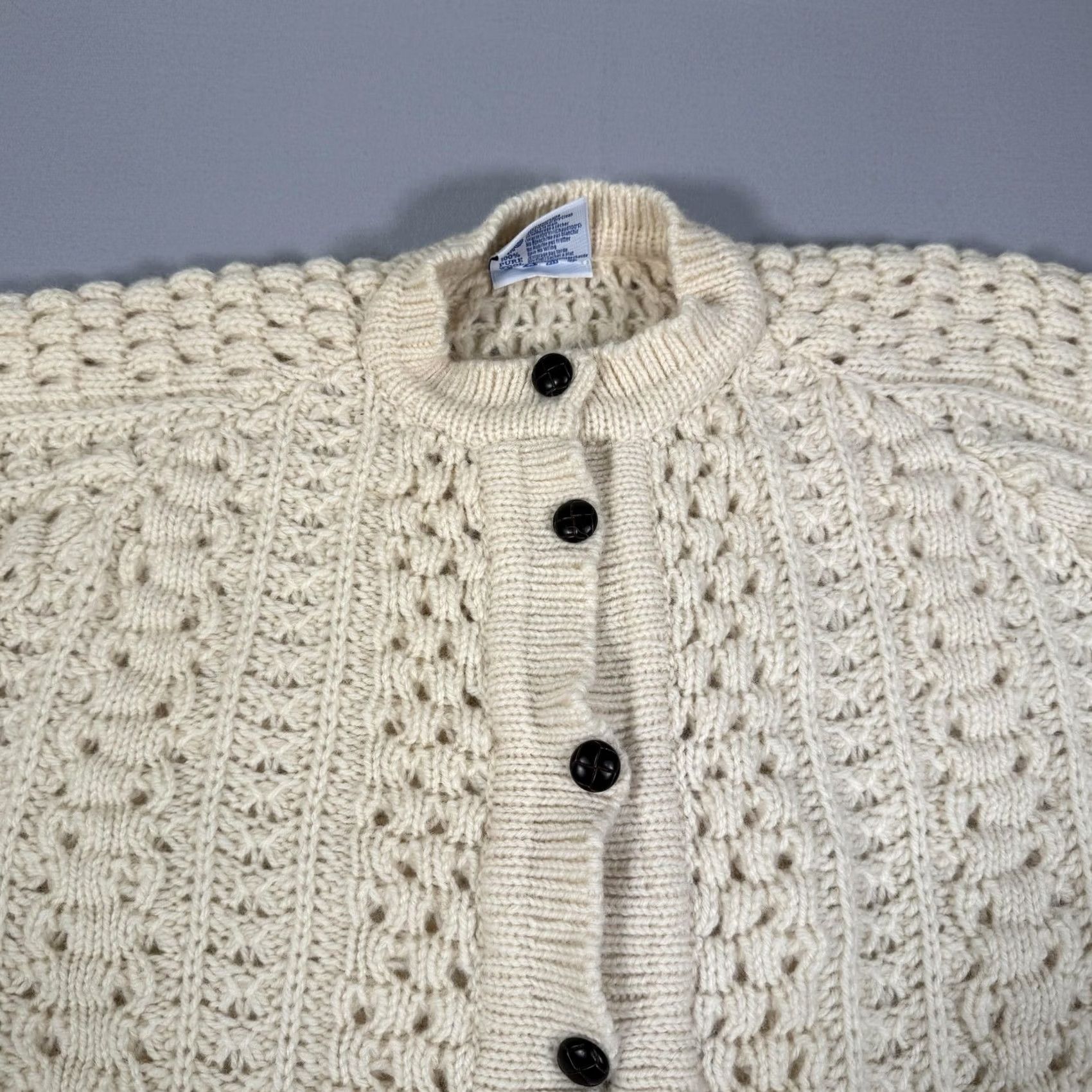 Vintage Rita Condron Cardigan Sweater Womens M White 100% Wool Aran Knit Ireland Button Front Mock Neck Raglan Sleeve Pockets Size M / US 6-8 / IT 42-44 - 2 Thumbnail