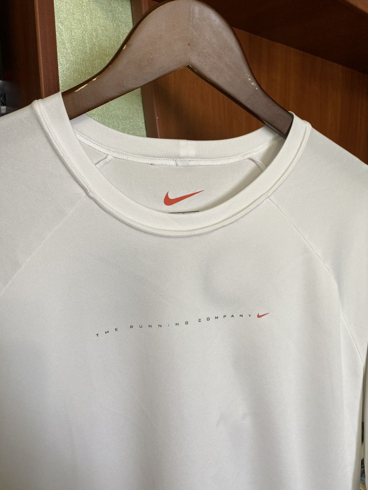 Nike Vintage Nike the running company Destination tee y2k rare Size US L / EU 52-54 / 3 - 3 Thumbnail