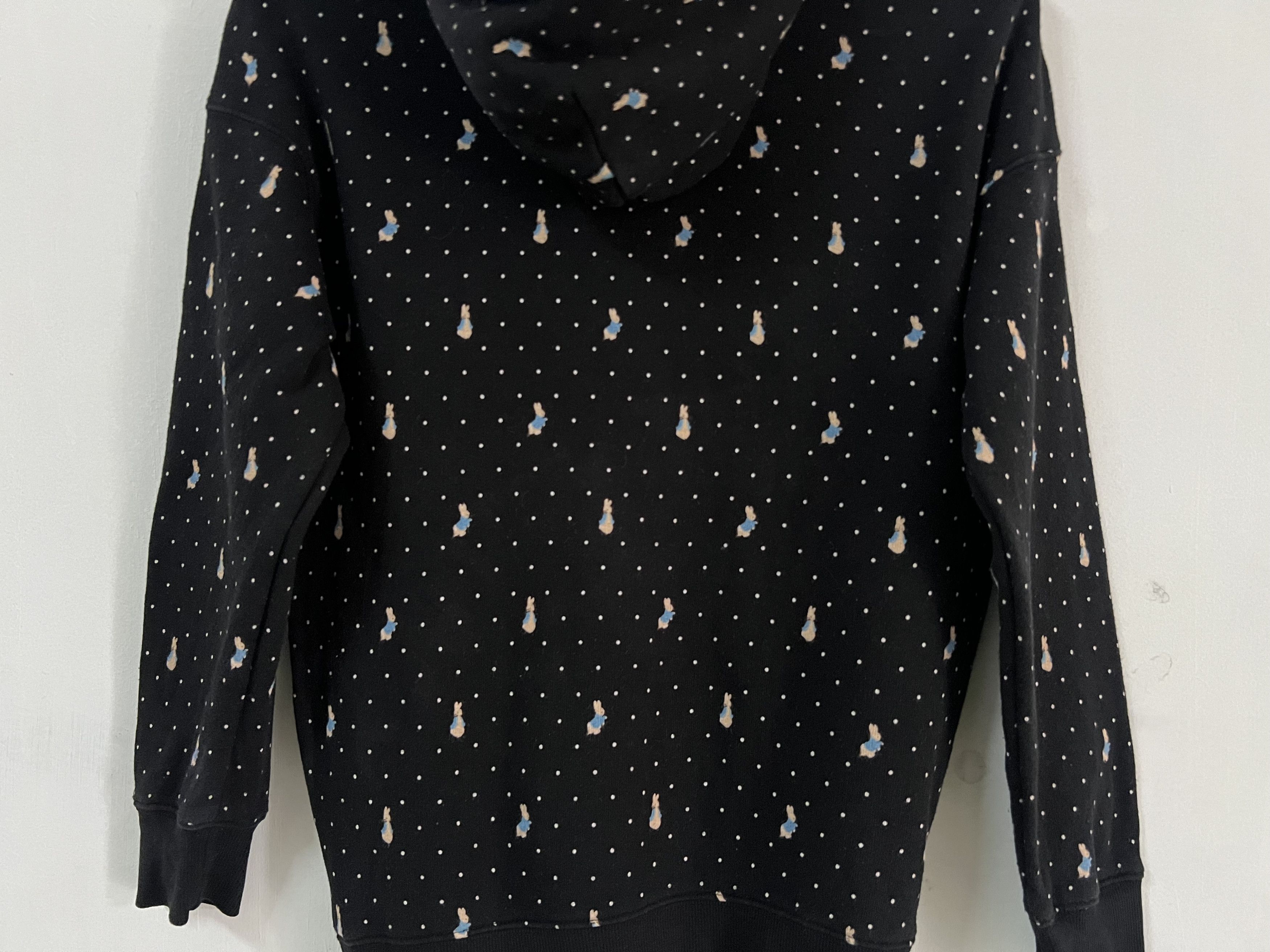 Uniqlo Peter Rabbit Uniqlo Hoodie Size US M / EU 48-50 / 2 - 7 Thumbnail