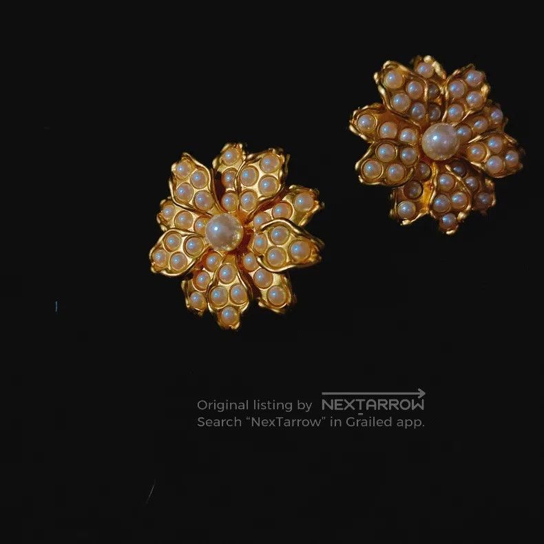 Kenzo KENZO Vintage Pearl Flower Ear Studs Earrings Size ONE SIZE - 2 Thumbnail