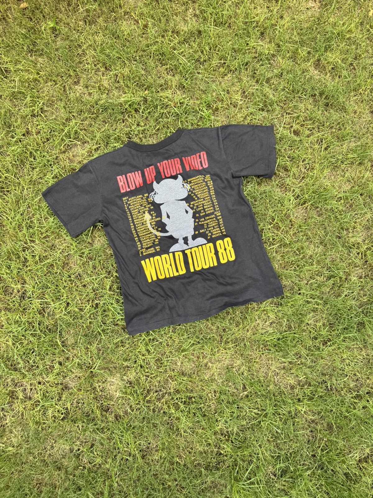 AC/DC Vintage 1988 ACDC World Tour T Shirt Size US M / EU 48-50 / 2 - 6 Thumbnail